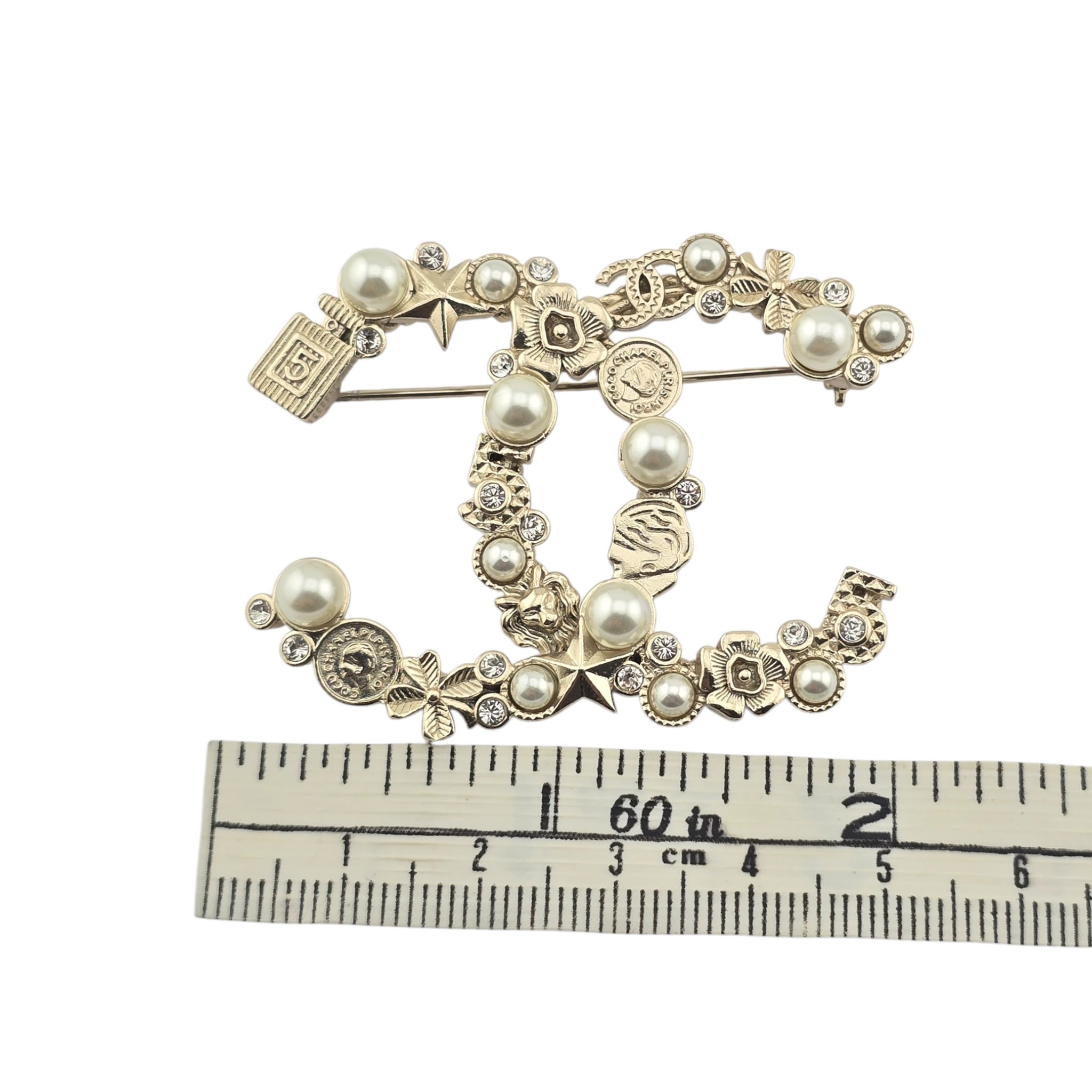 Chanel CC Faux Pearl Gold Brooch 2020 CHANEL