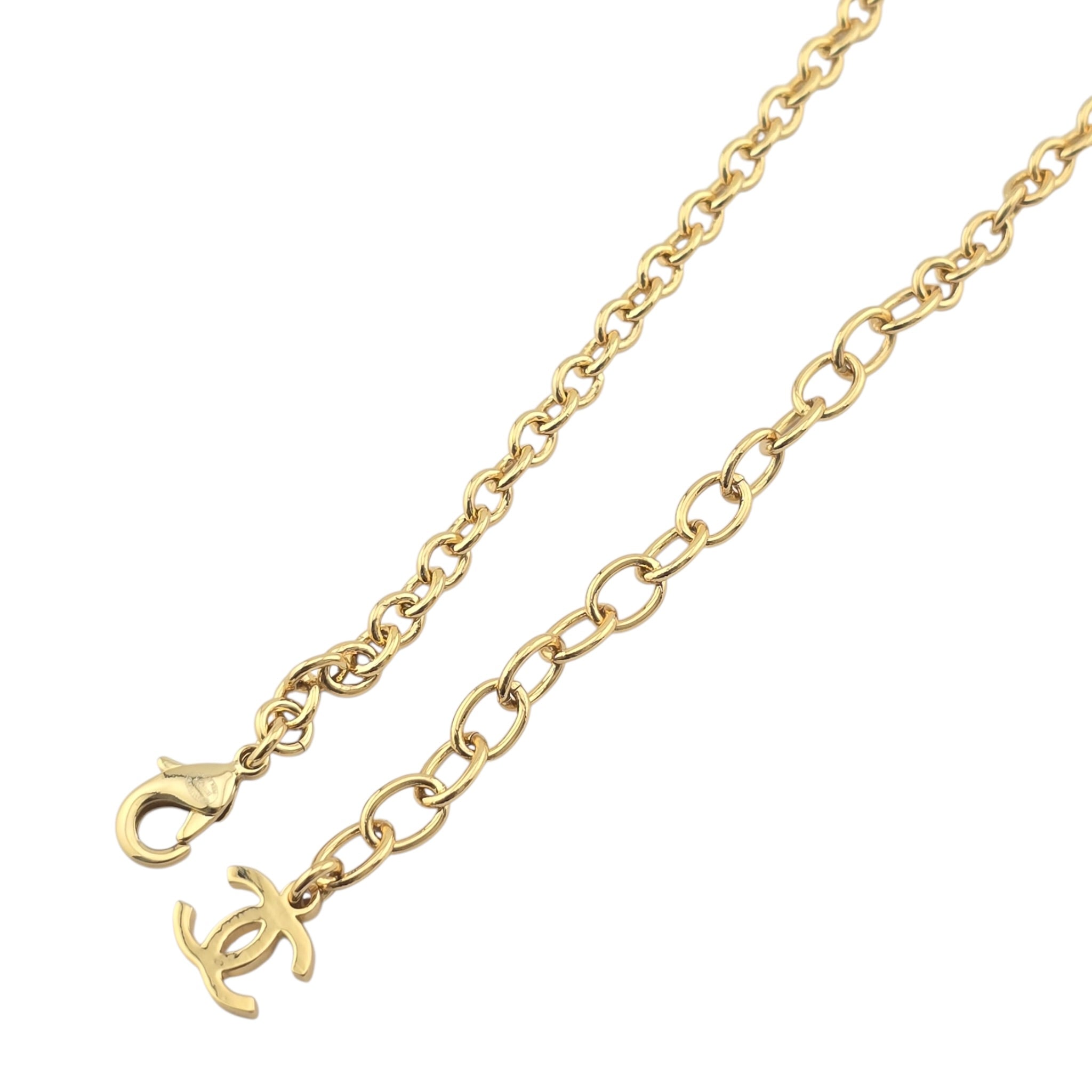 Chanel CC Gold Pendant Heart Necklace 2025 CHANEL