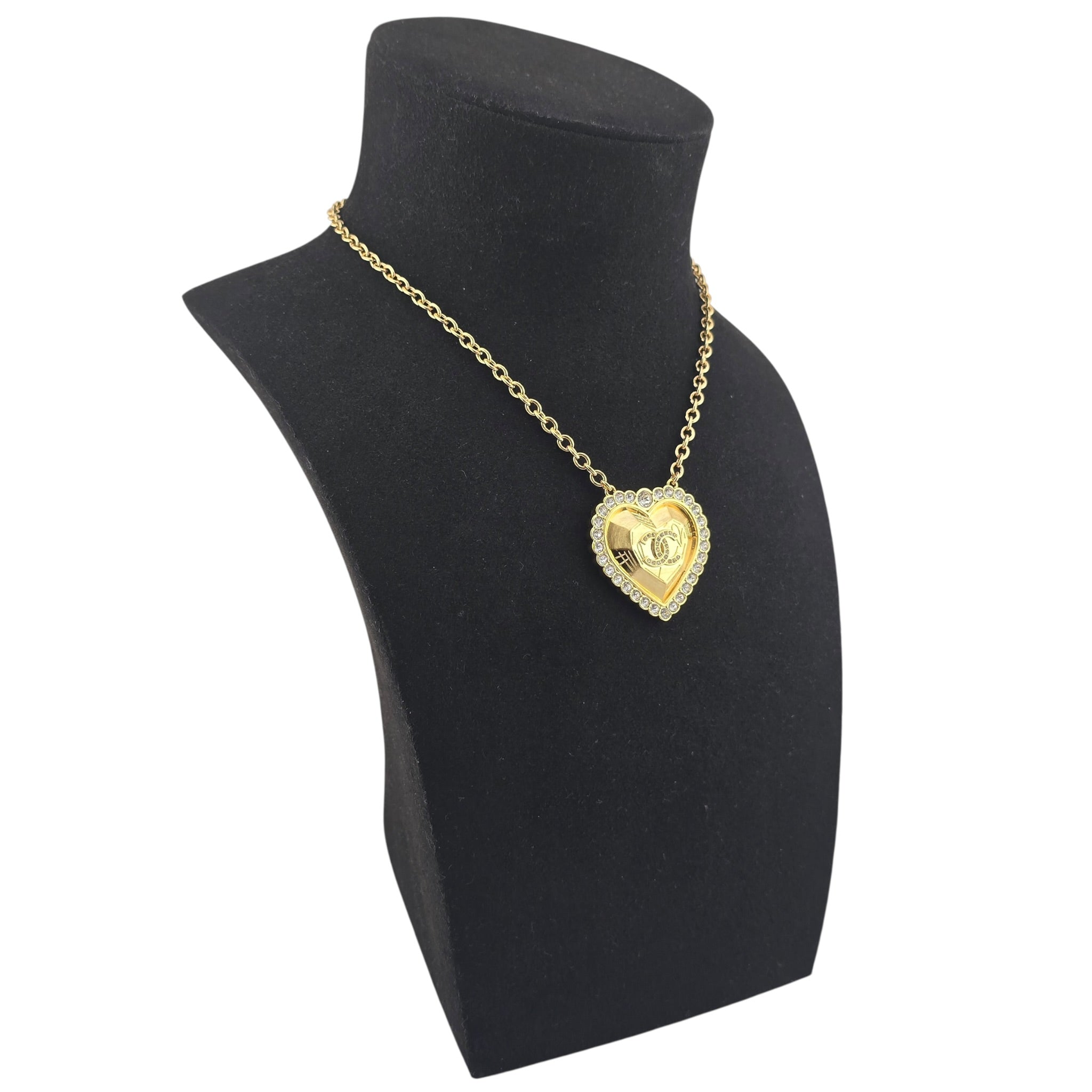 Chanel CC Gold Pendant Heart Necklace 2025 CHANEL