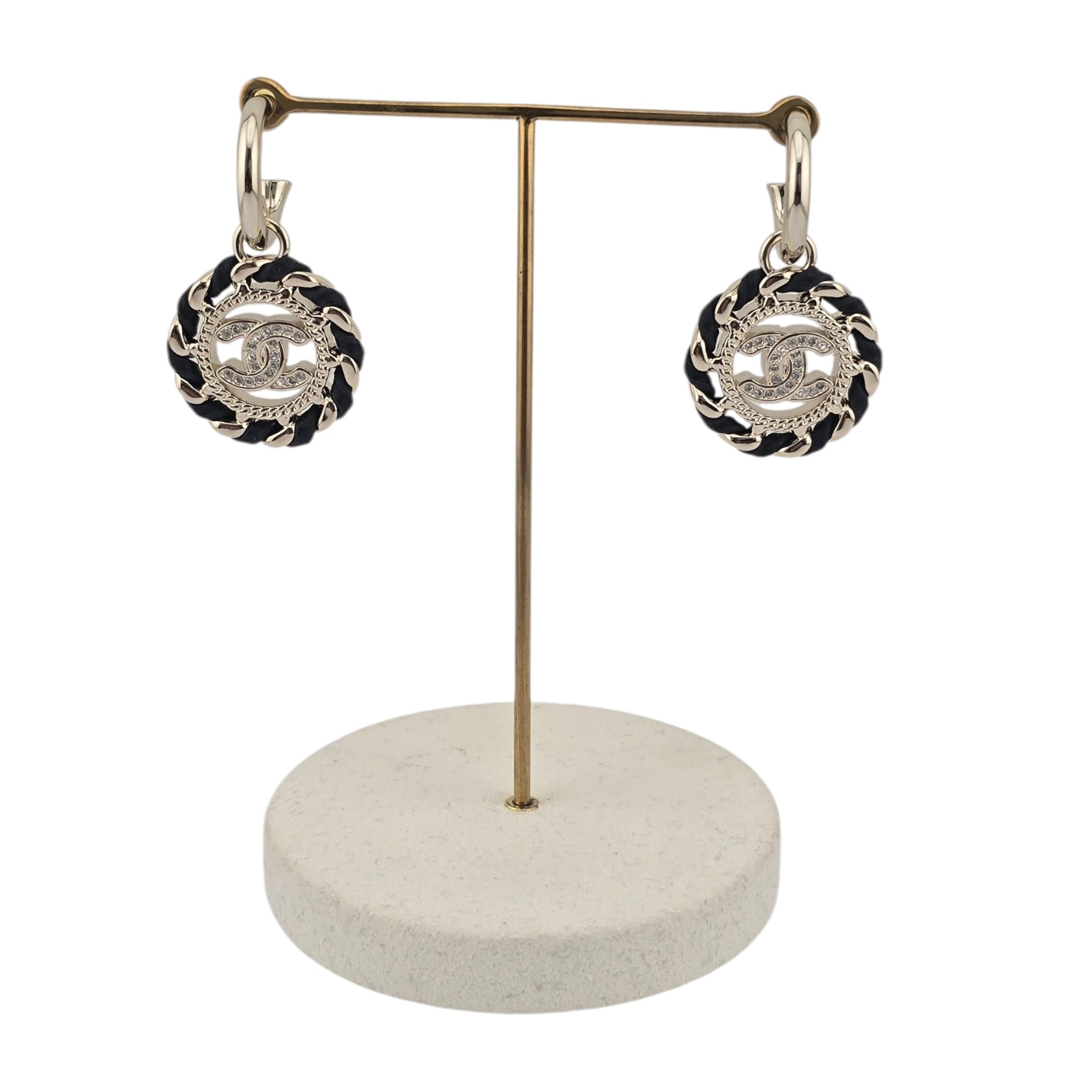 Chanel CC Round Pendant Gold Earrings 2026 CHANEL