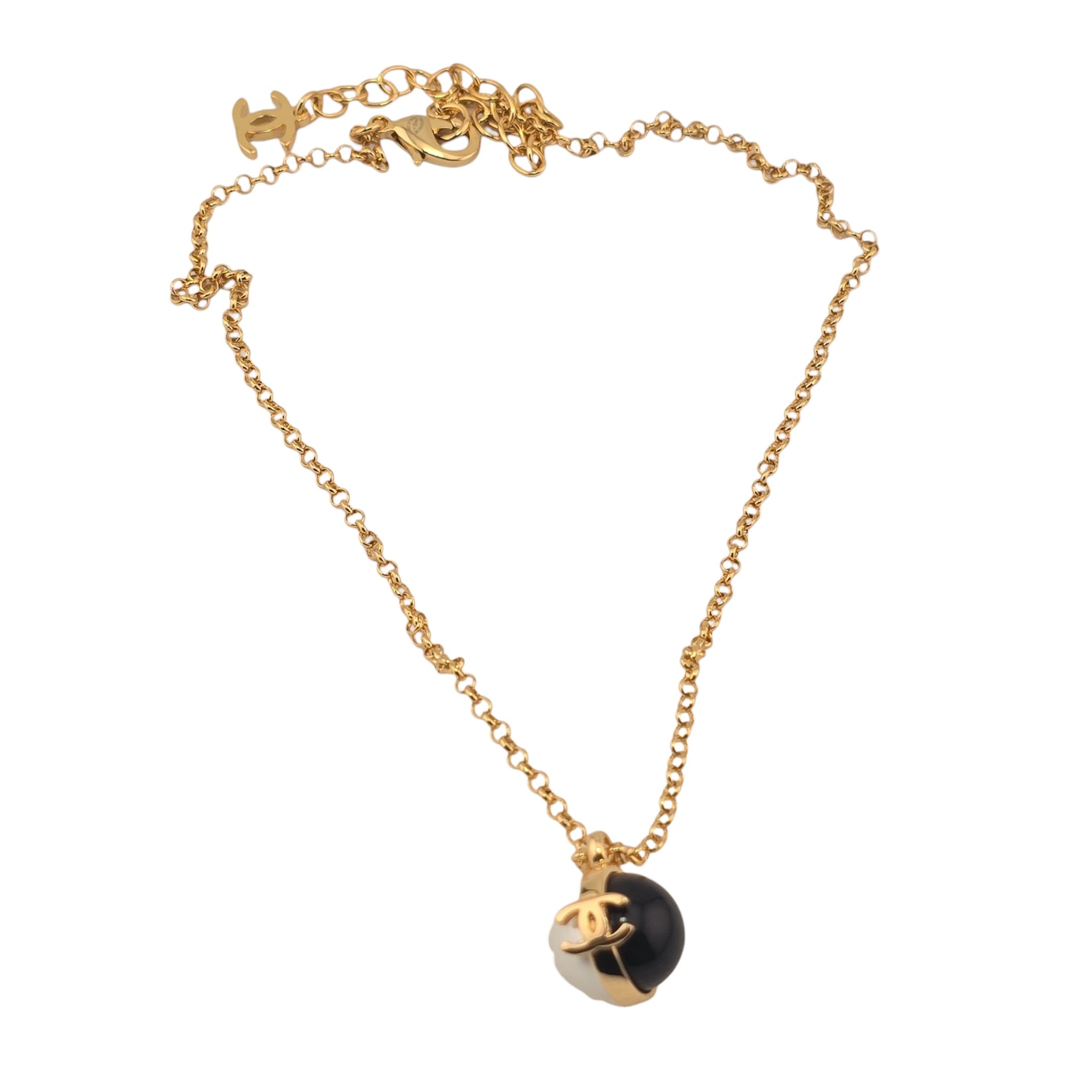 Chanel Pearl Metal CC Necklace Gold Black White 2026 CHANEL