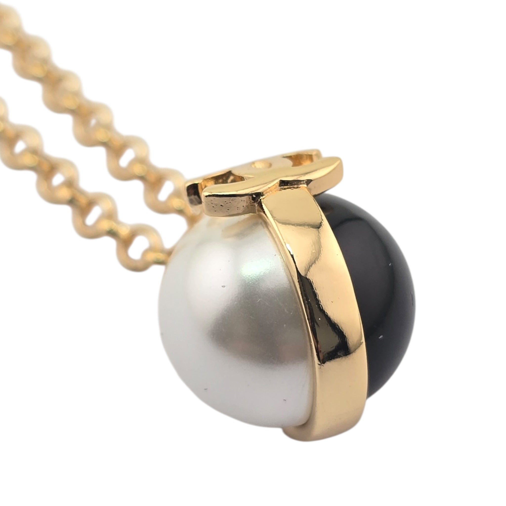 Chanel Pearl Metal CC Necklace Gold Black White 2026 CHANEL