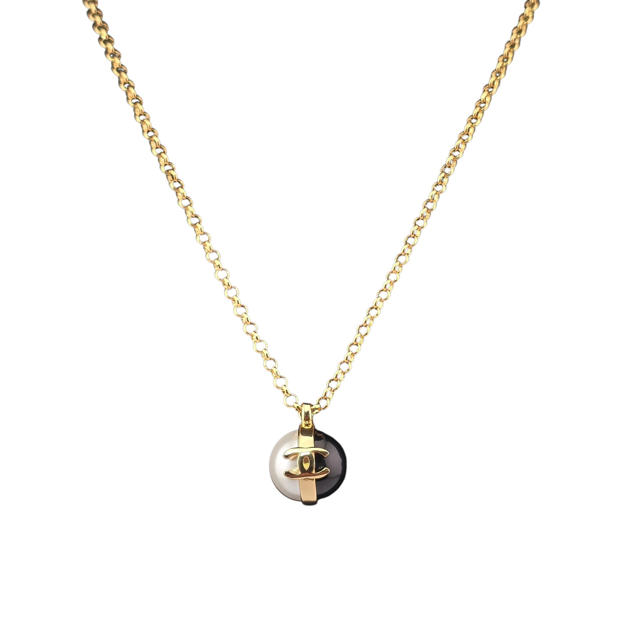 Chanel Pearl Metal CC Necklace Gold Black White 2026 CHANEL