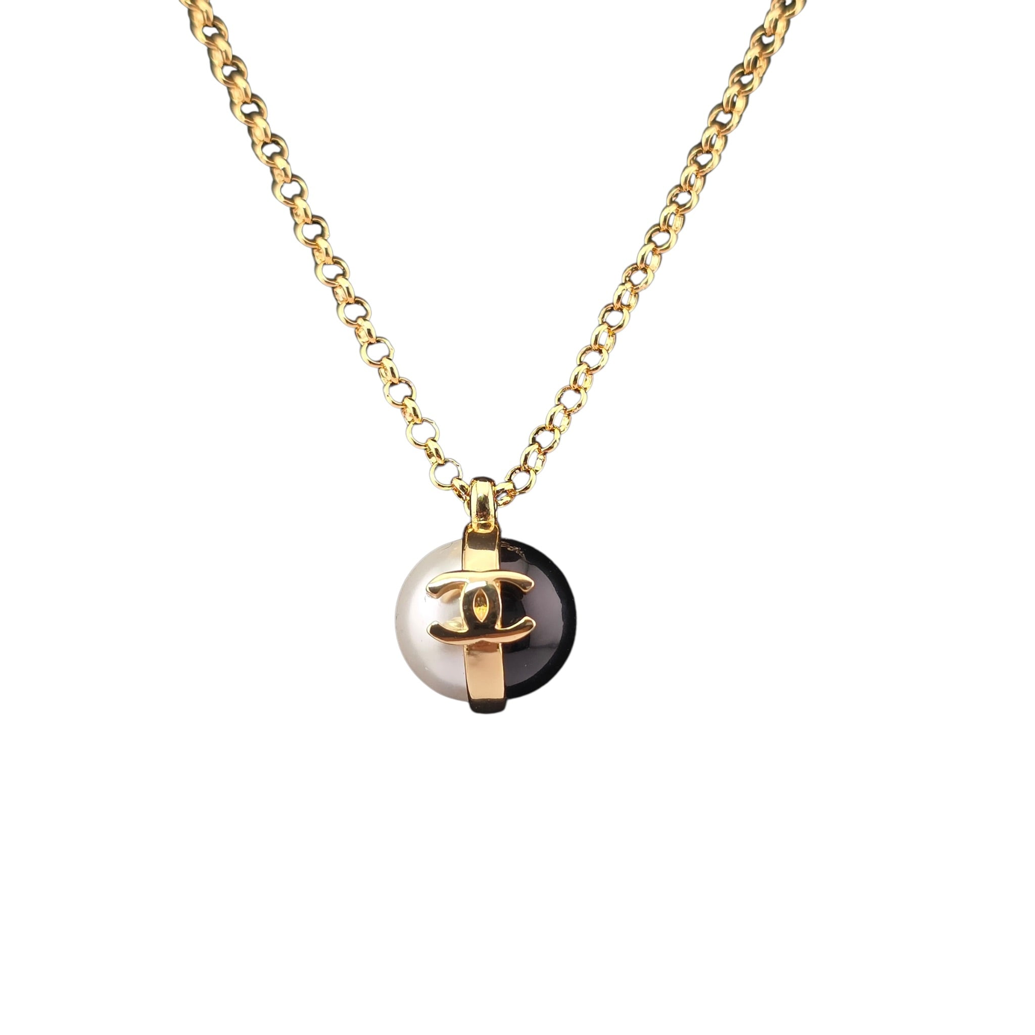 Chanel Pearl Metal CC Necklace Gold Black White 2026 CHANEL