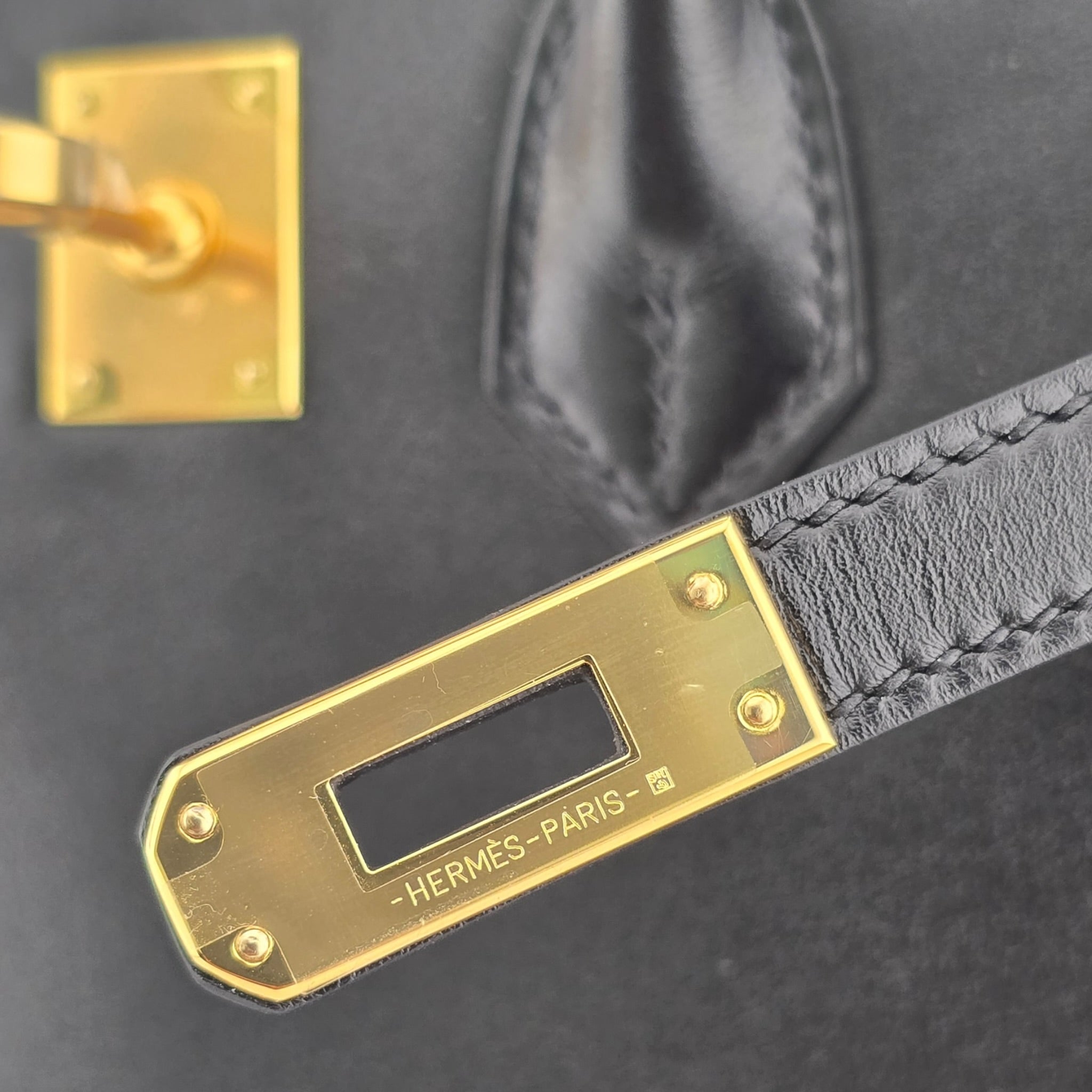Hermès Birkin 25 Noir Box Leather Gold Hardware HERMES