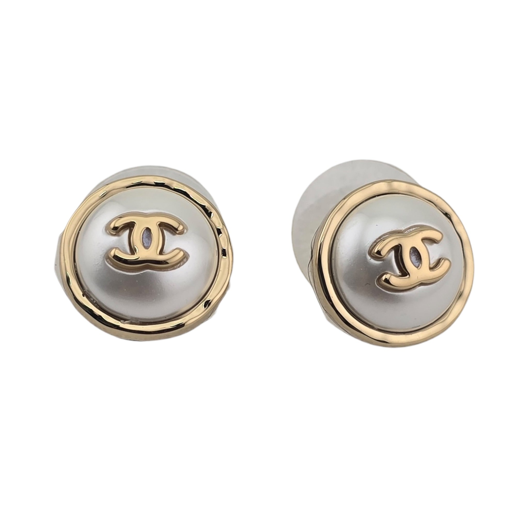 Chanel CC White Gold Round Stud Earrings 2026 CHANEL
