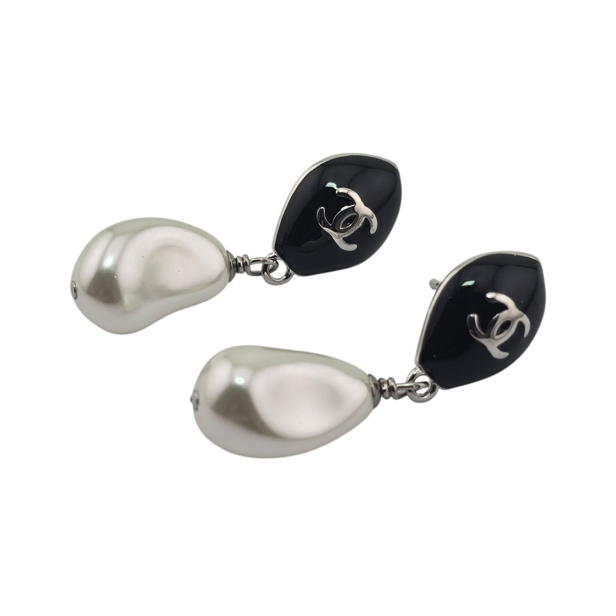 Chanel CC Black Silver Drop Earrings 2026 CHANEL