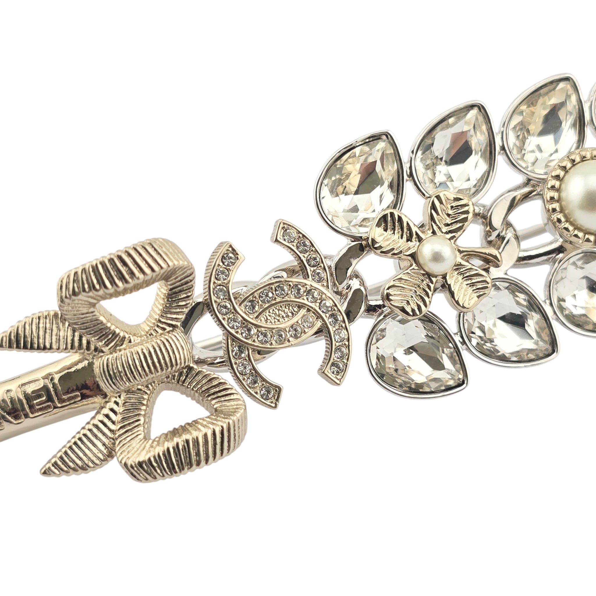 Chanel CC Gold Crystal Leaf Brooch 2024