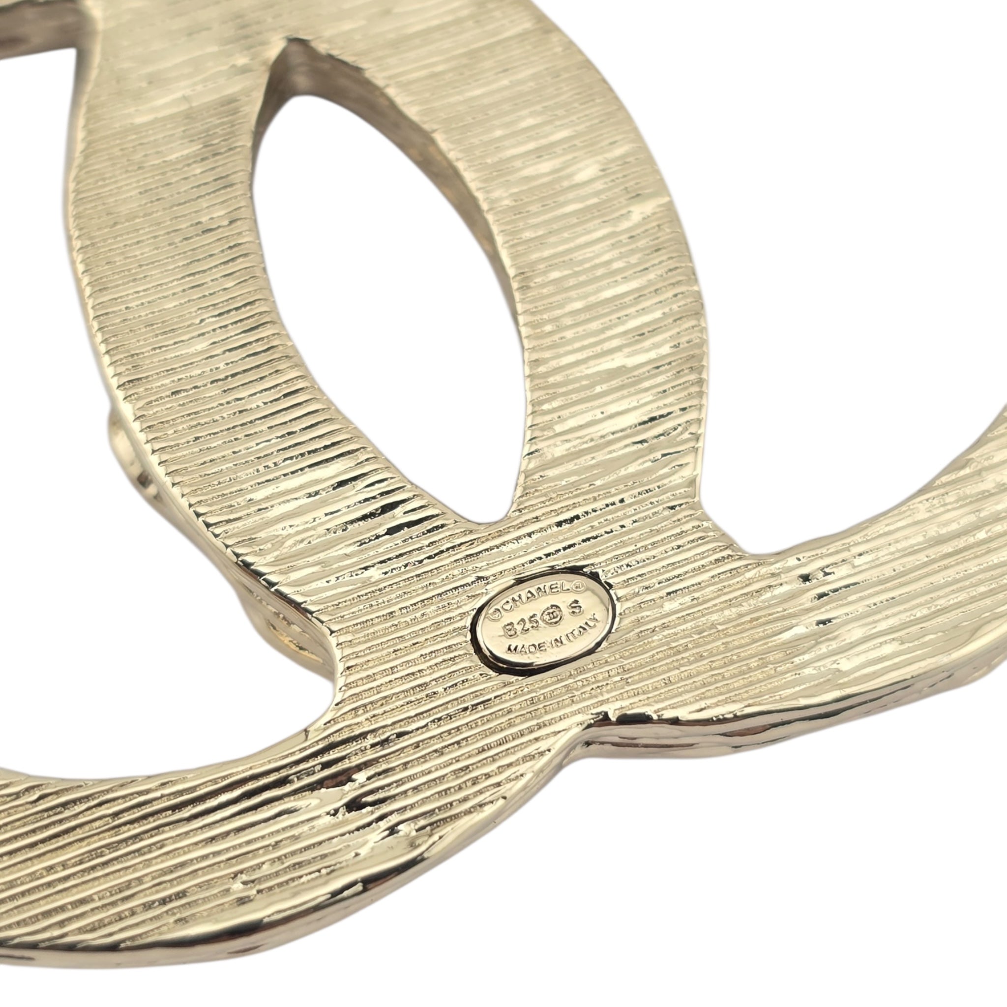 Chanel CC Metal Gold Brooch 2025 CHANEL