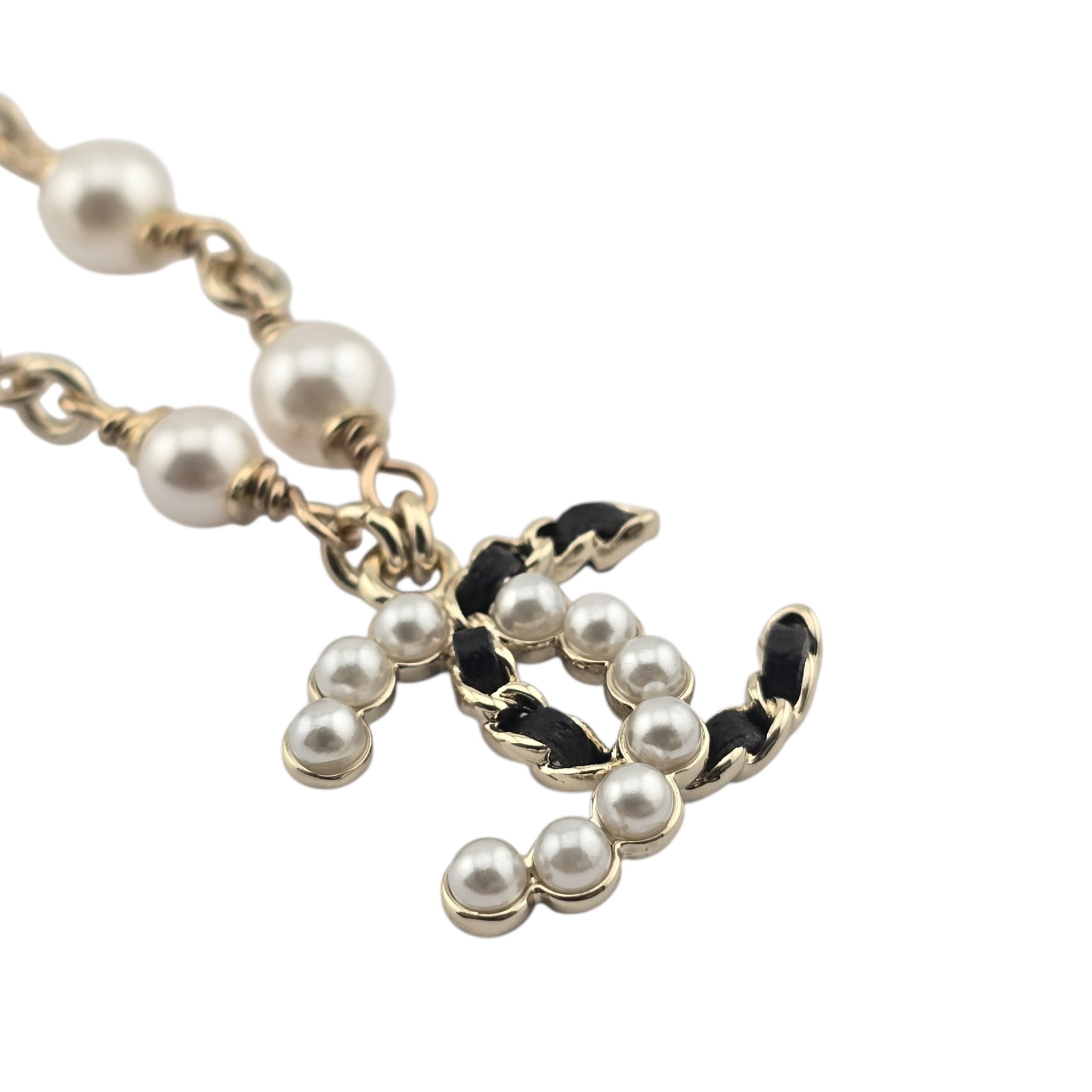 Chanel CC Gold Faux Pearl Pendant Necklace 2025