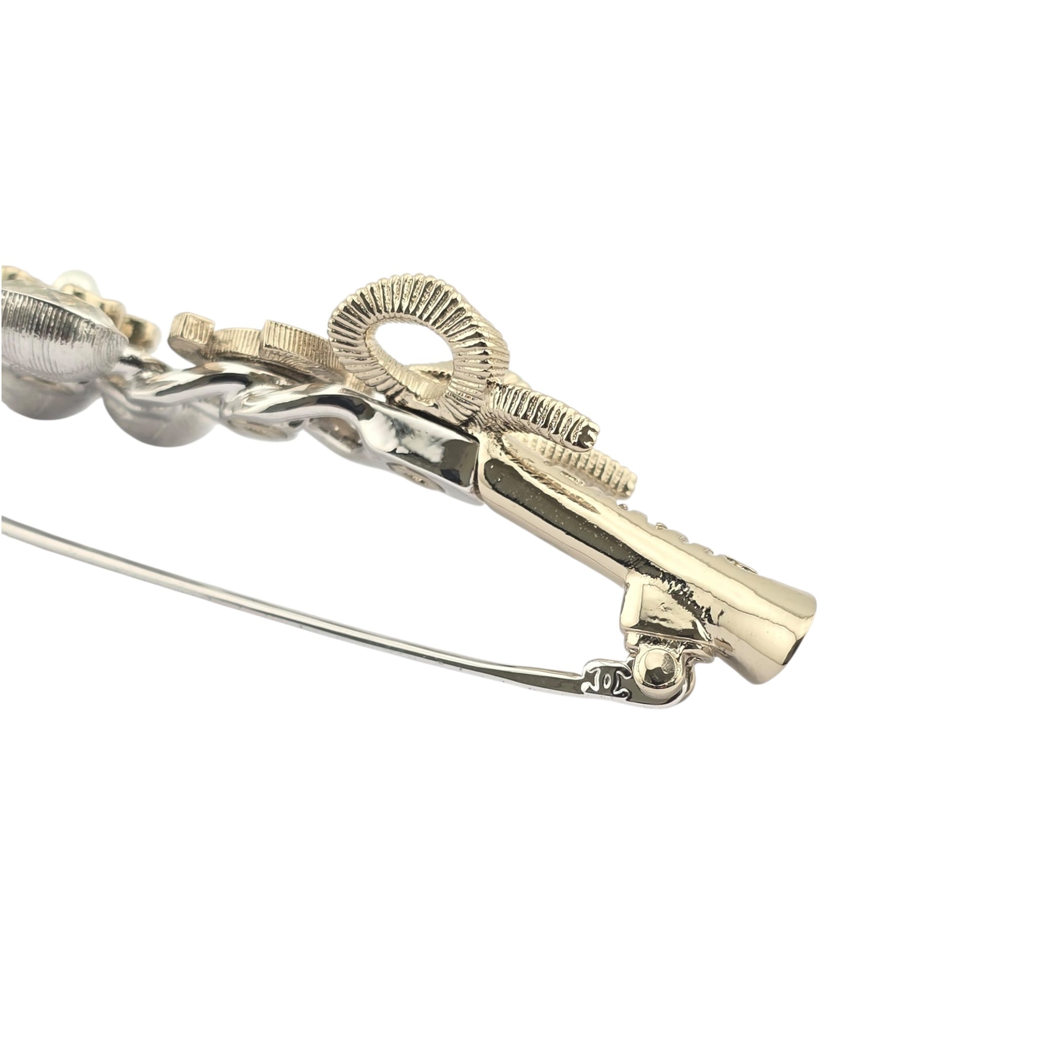 Chanel CC Gold Crystal Leaf Brooch 2024