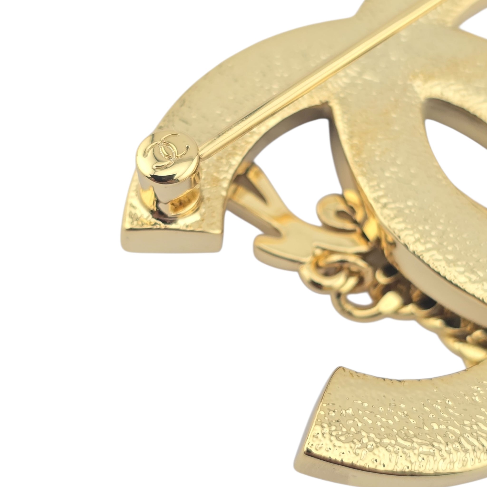 Chanel CC Metal Resin Star Logo Brooch Gold Black 2024 CHANEL