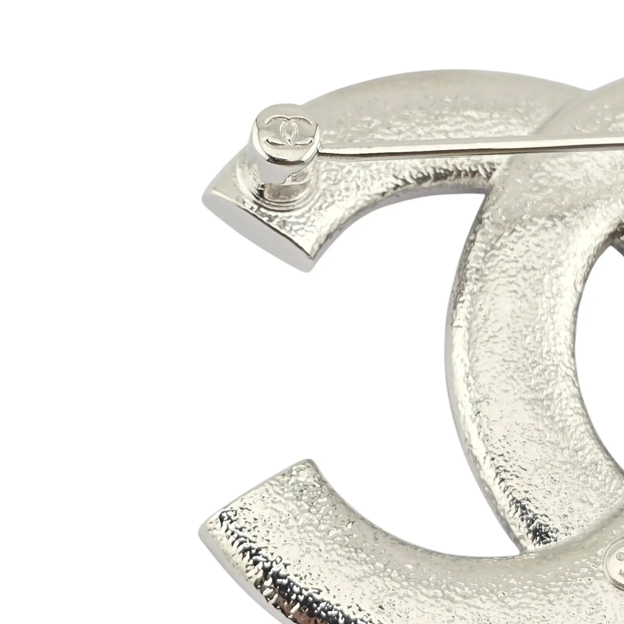 Chanel CC Silver Star Crystal Brooch 2025 CHANEL
