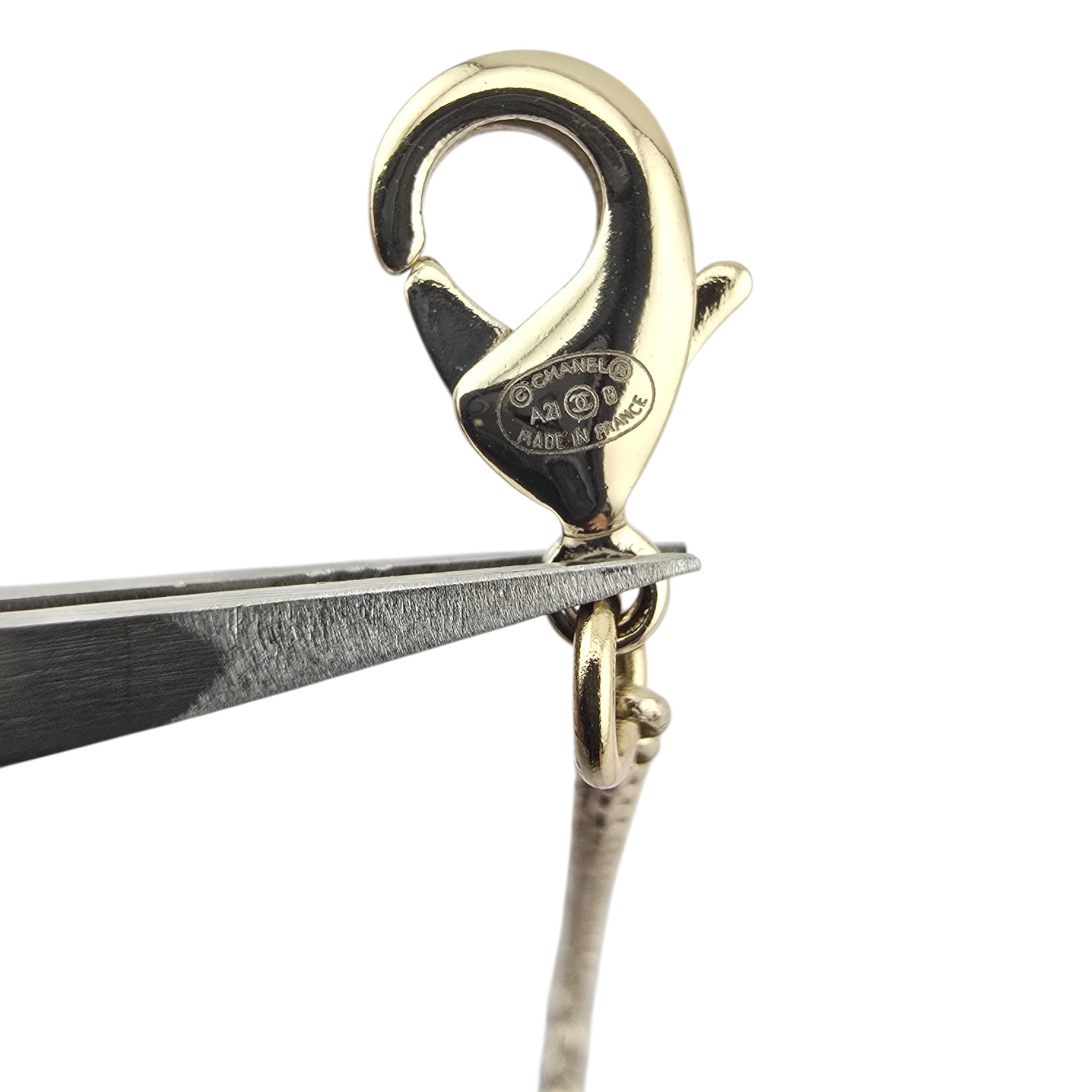 Chanel CC Pearl Crystal Heart Gold Necklace A21