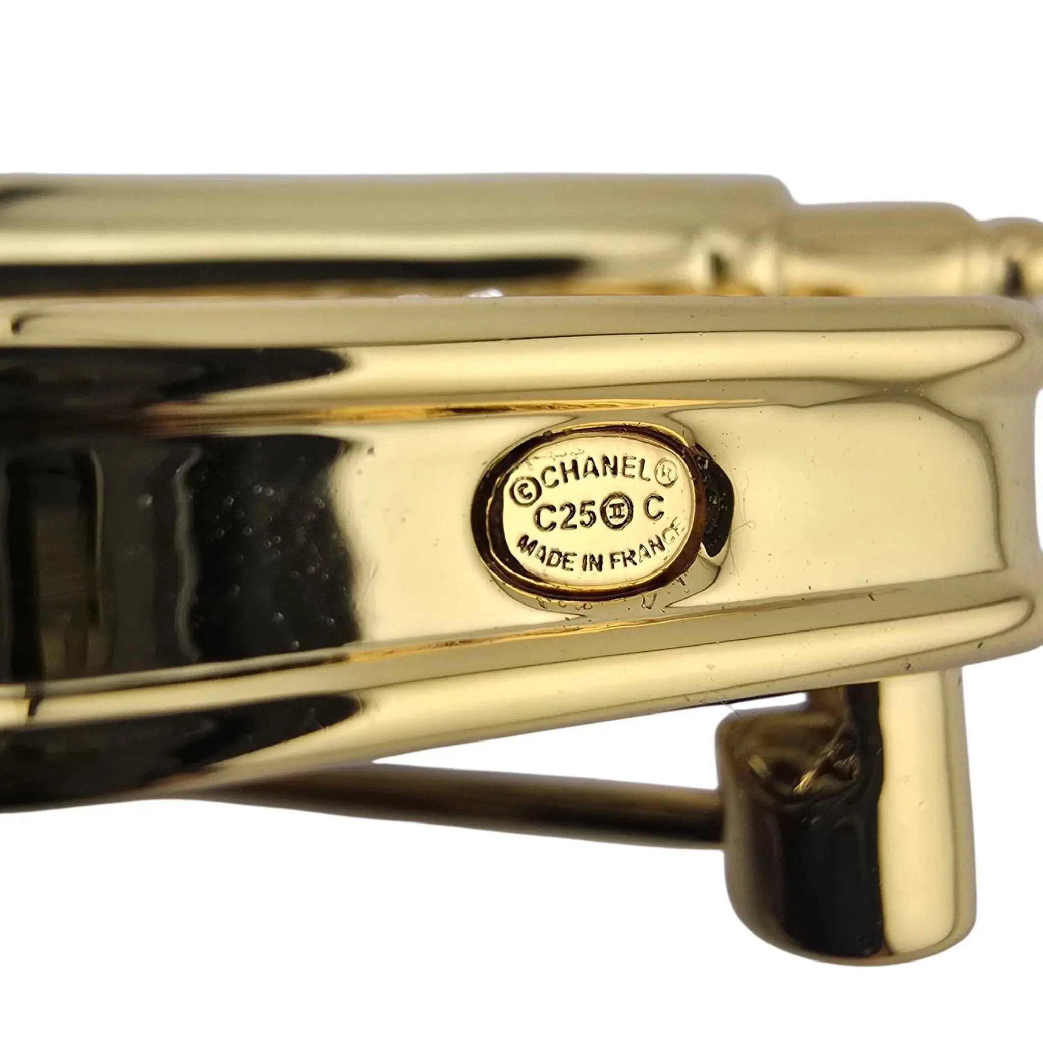 Chanel CC Gold Pearl Brooch 2025 CHANEL