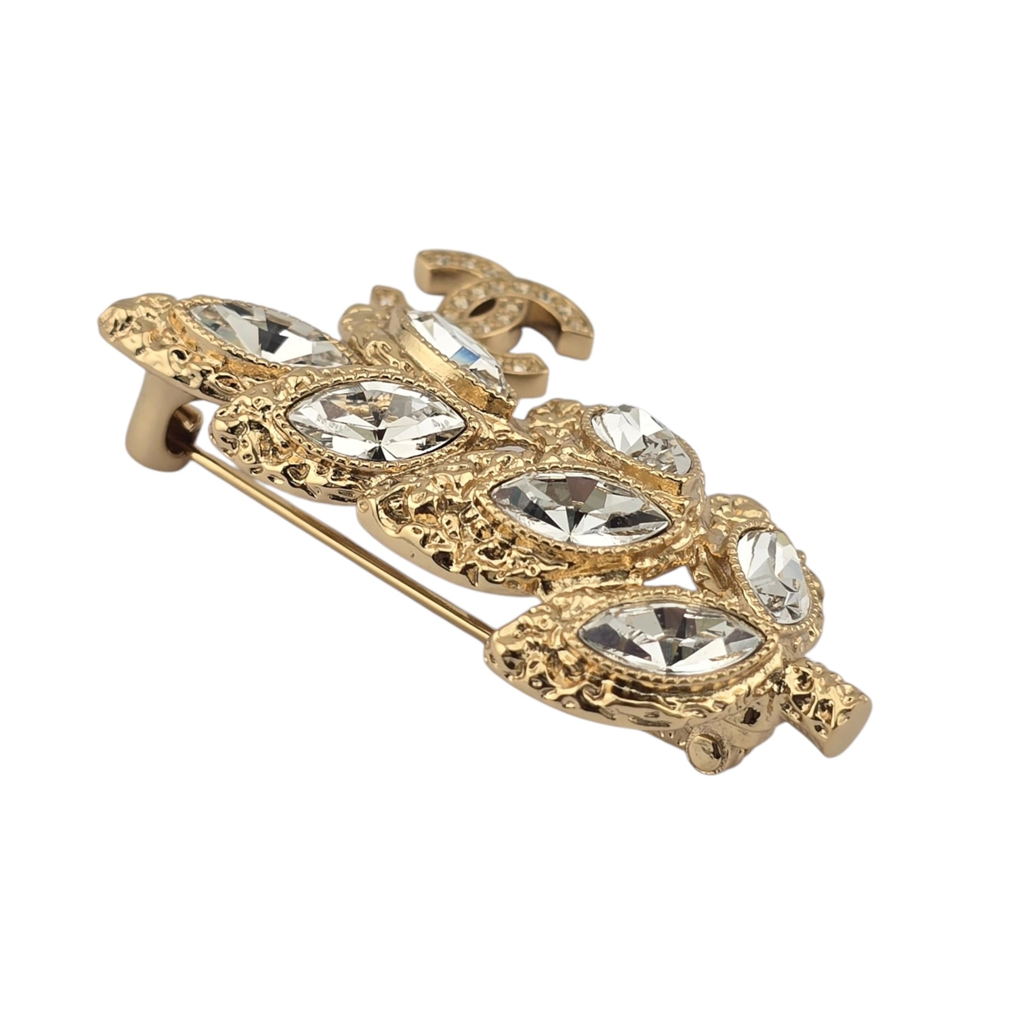 Chanel CC Gold Crystal Leaf Brooch 2025 CHANEL