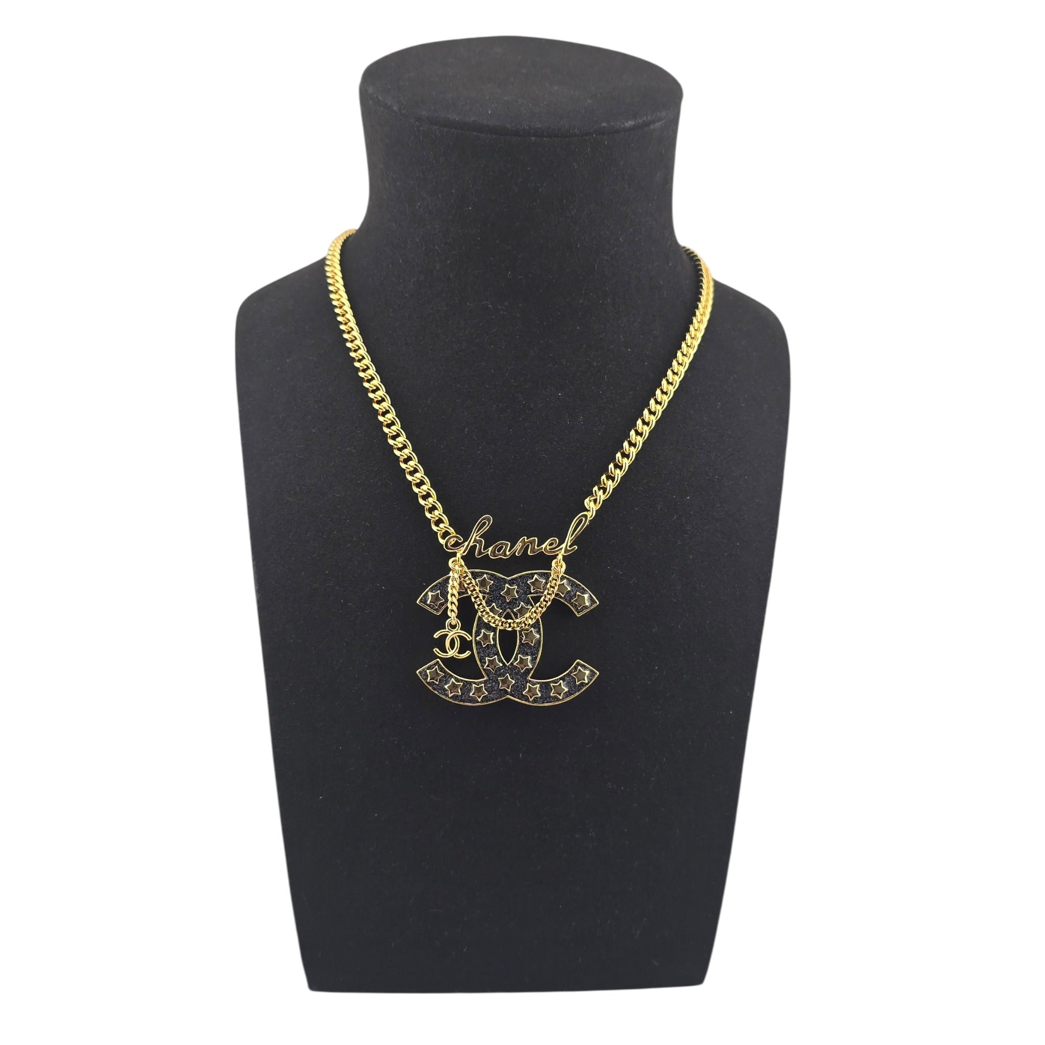 Chanel CC Metal Resin Star Logo Necklace Gold Black 2024 CHANEL