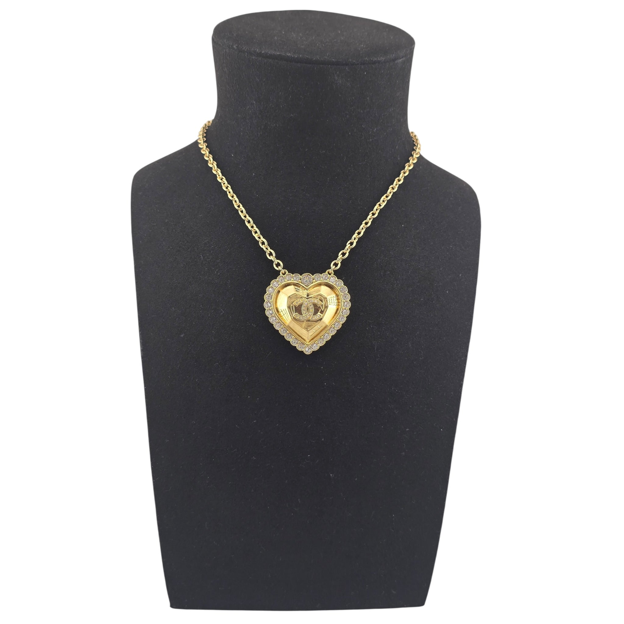 Chanel CC Gold Pendant Heart Necklace 2025 CHANEL