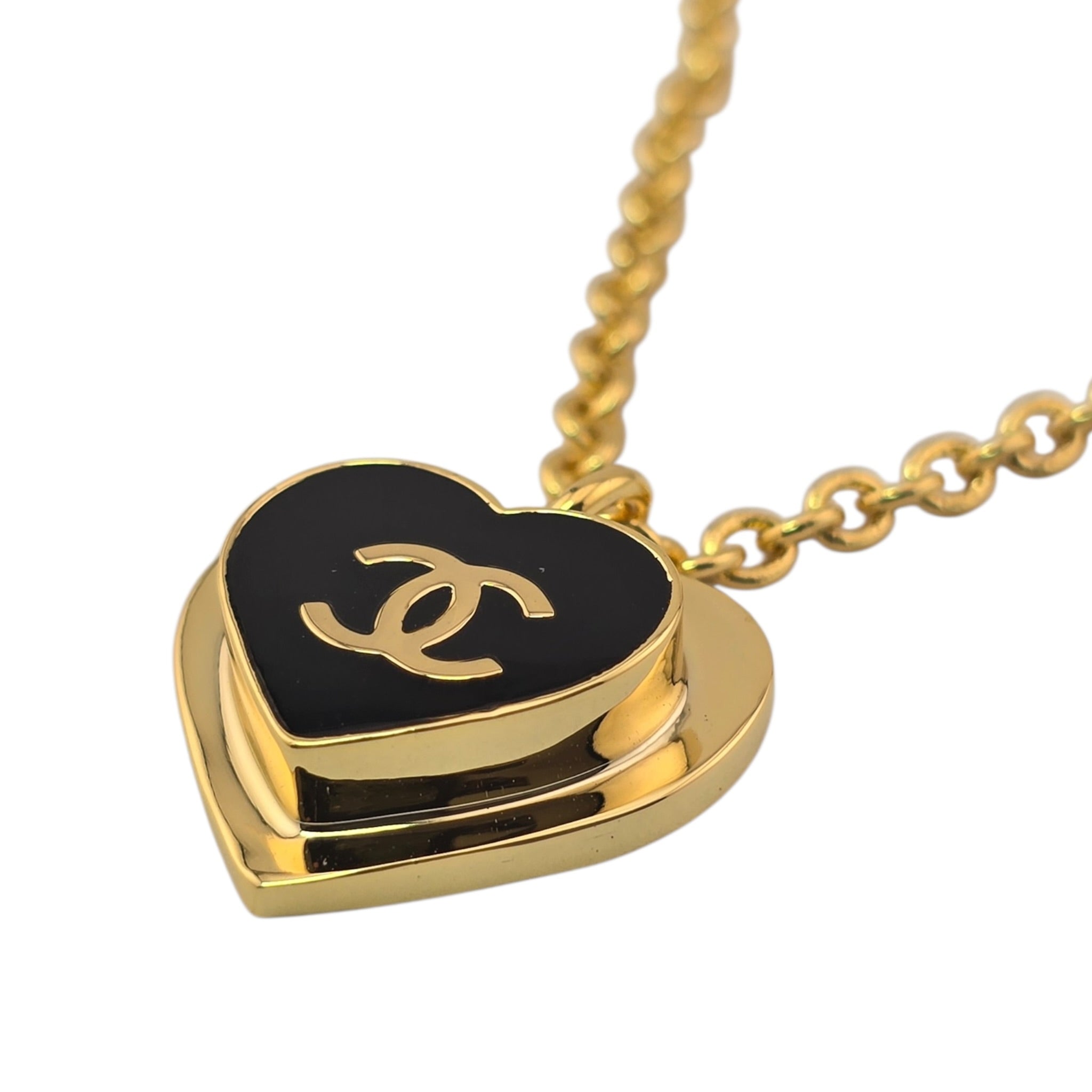 Chanel CC Black Heart Necklace 2026 CHANEL