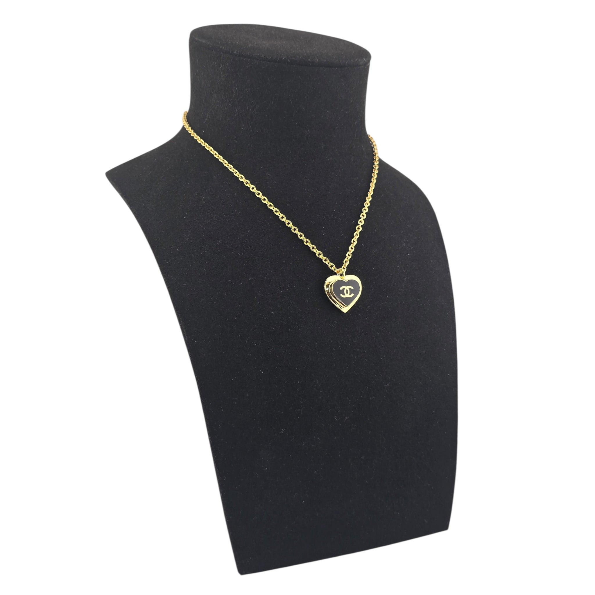Chanel CC Black Heart Necklace 2026 CHANEL