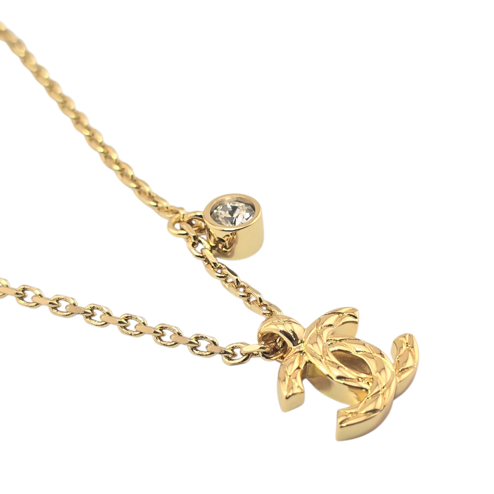 Chanel CC Gold Pendant Necklace 2026 CHANEL