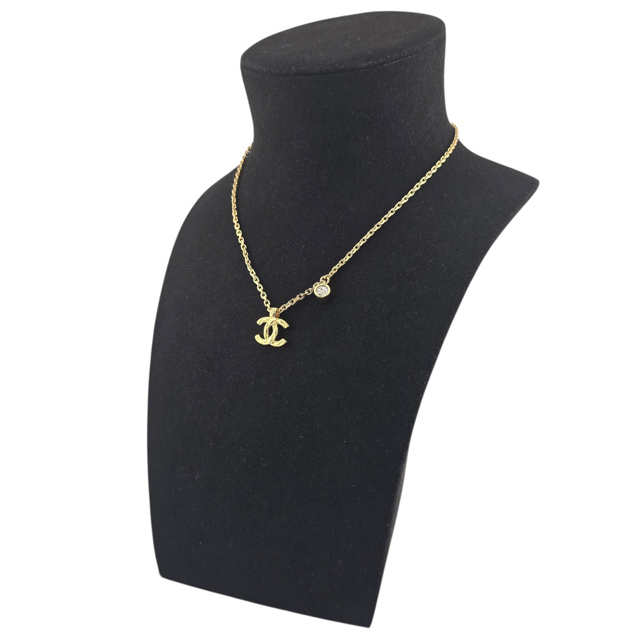 Chanel CC Gold Pendant Necklace 2026 CHANEL