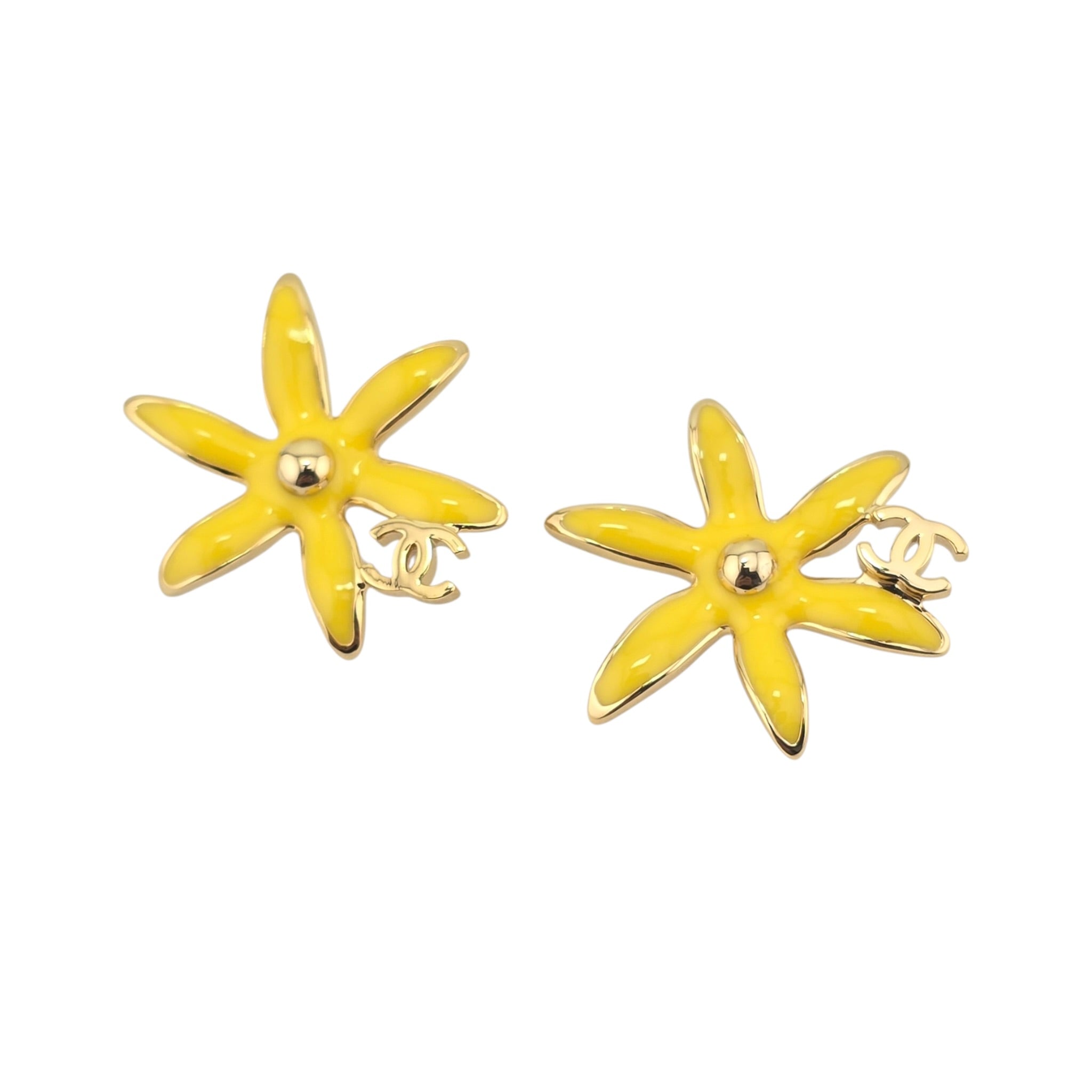 Chanel CC Yellow Stud Floral Earrings 2026 CHANEL