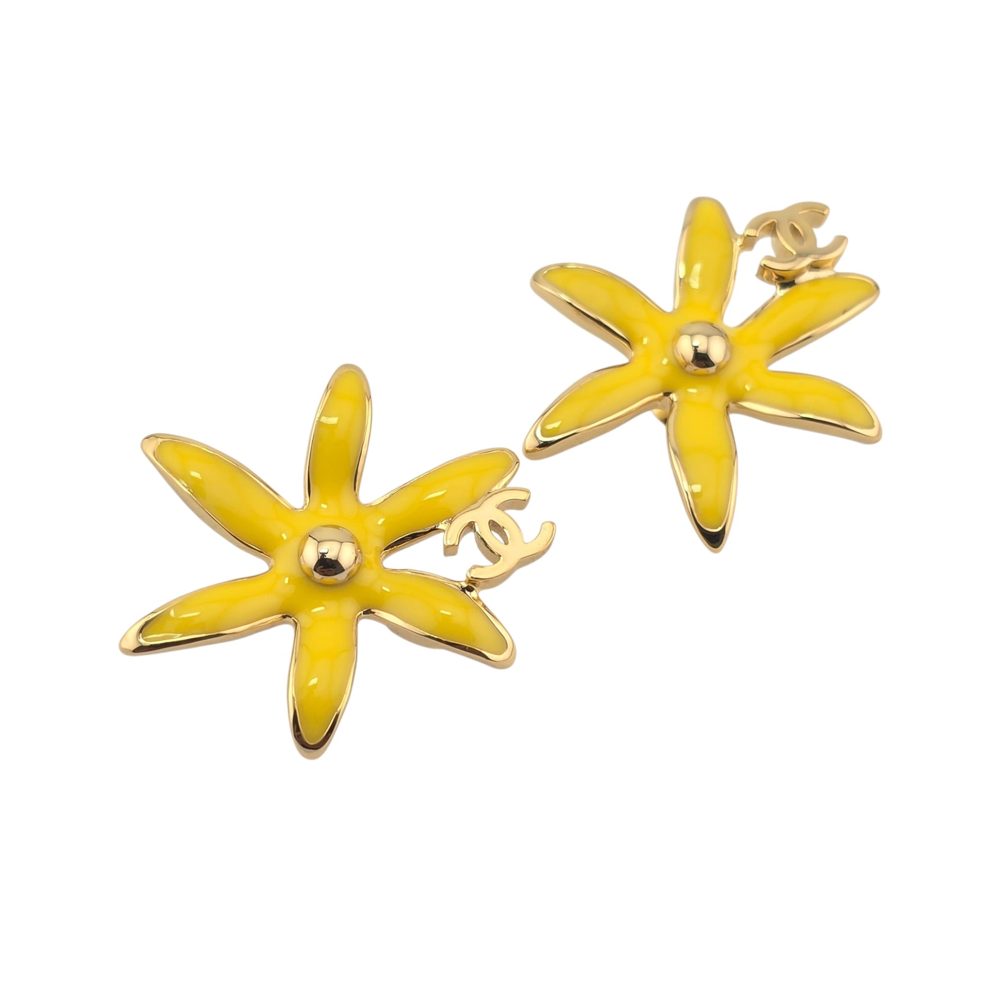 Chanel CC Yellow Stud Floral Earrings 2026 CHANEL