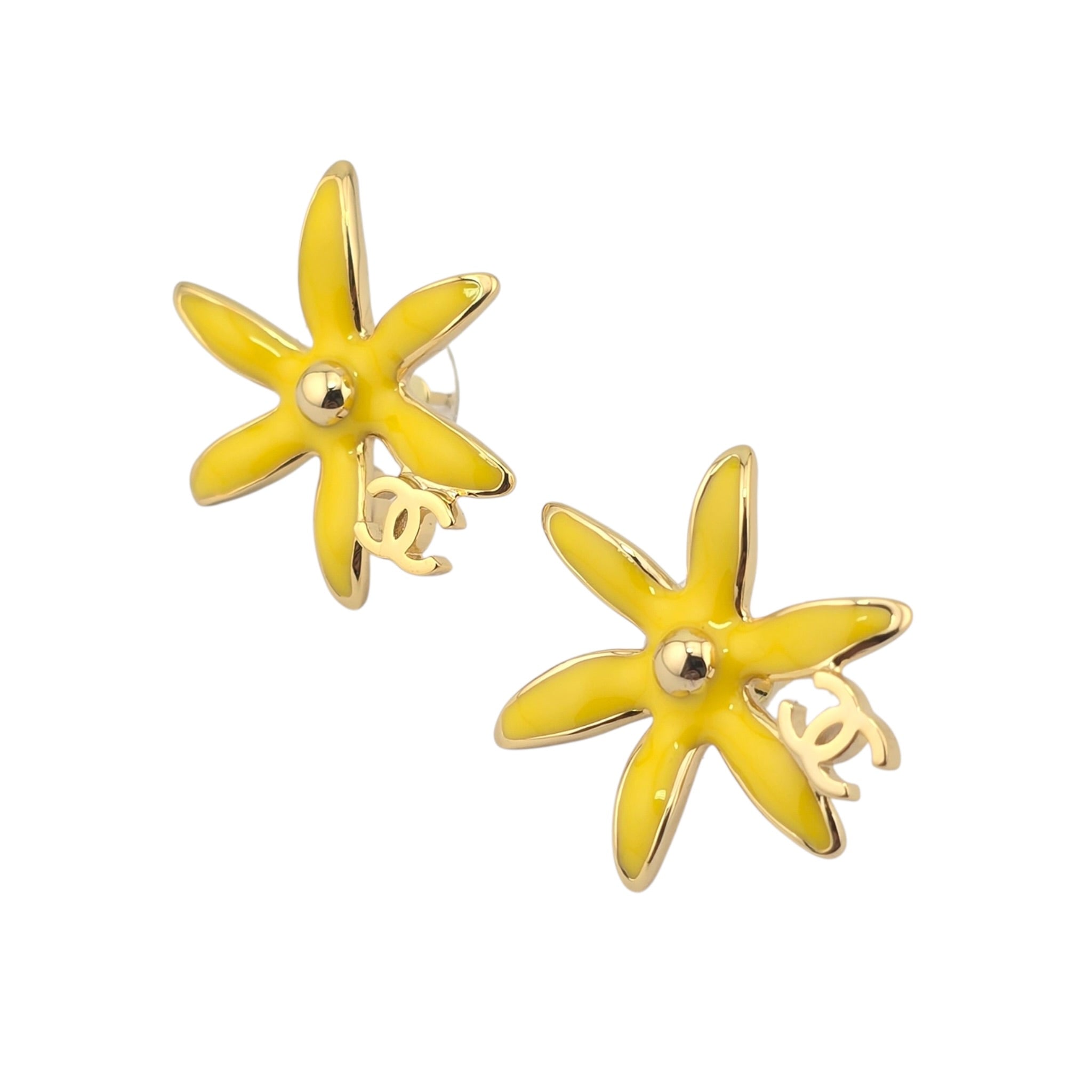 Chanel CC Yellow Stud Floral Earrings 2026 CHANEL