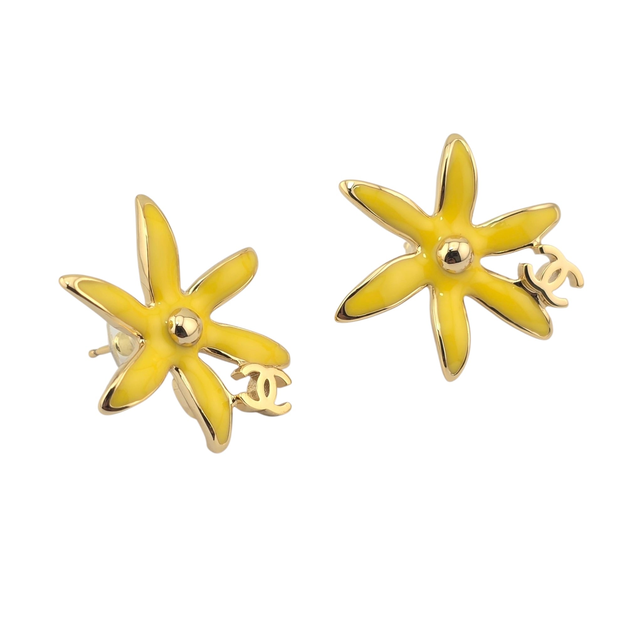 Chanel CC Yellow Stud Floral Earrings 2026 CHANEL