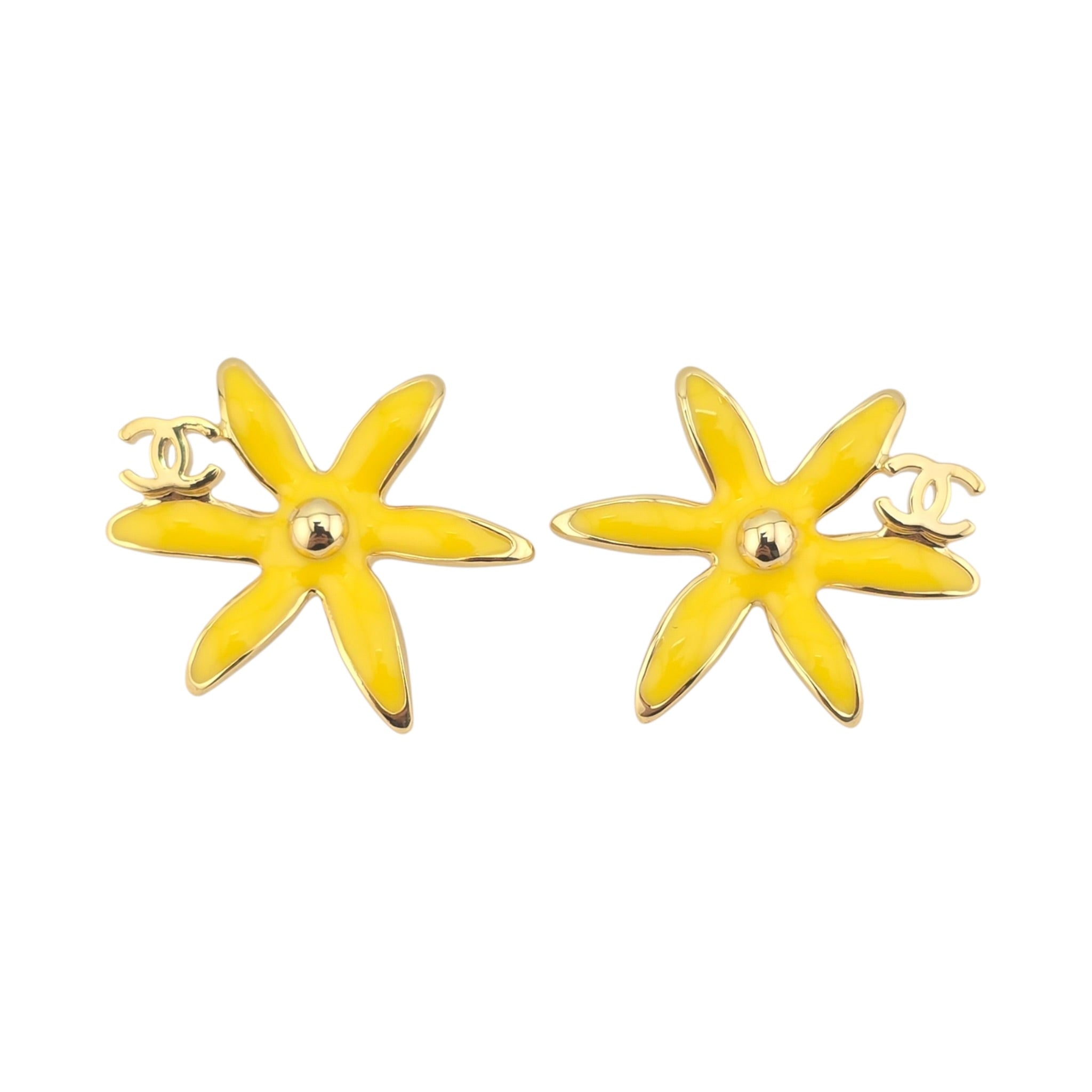 Chanel CC Yellow Stud Floral Earrings 2026 CHANEL