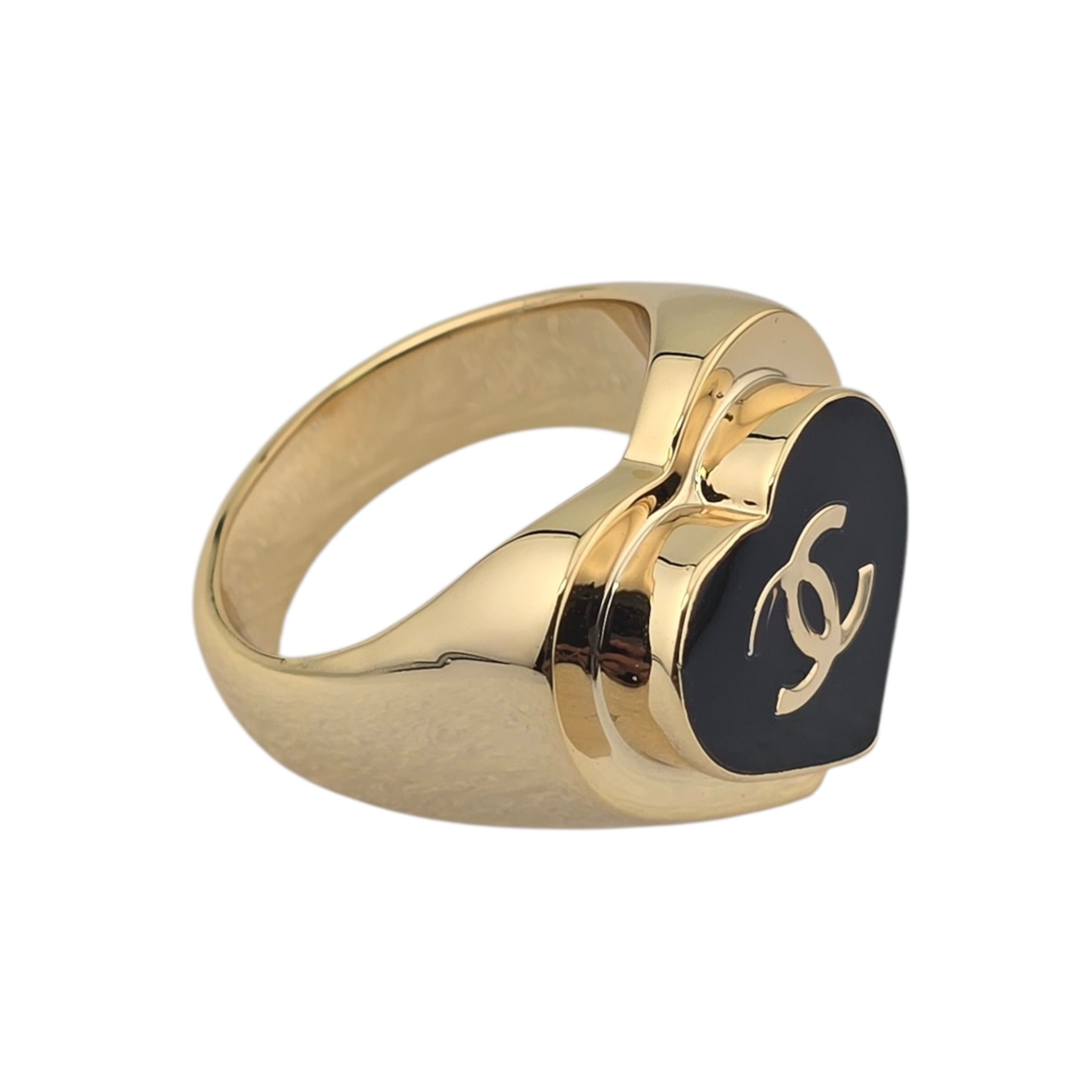 Chanel CC Black Heart Gold Ring 2026 CHANEL