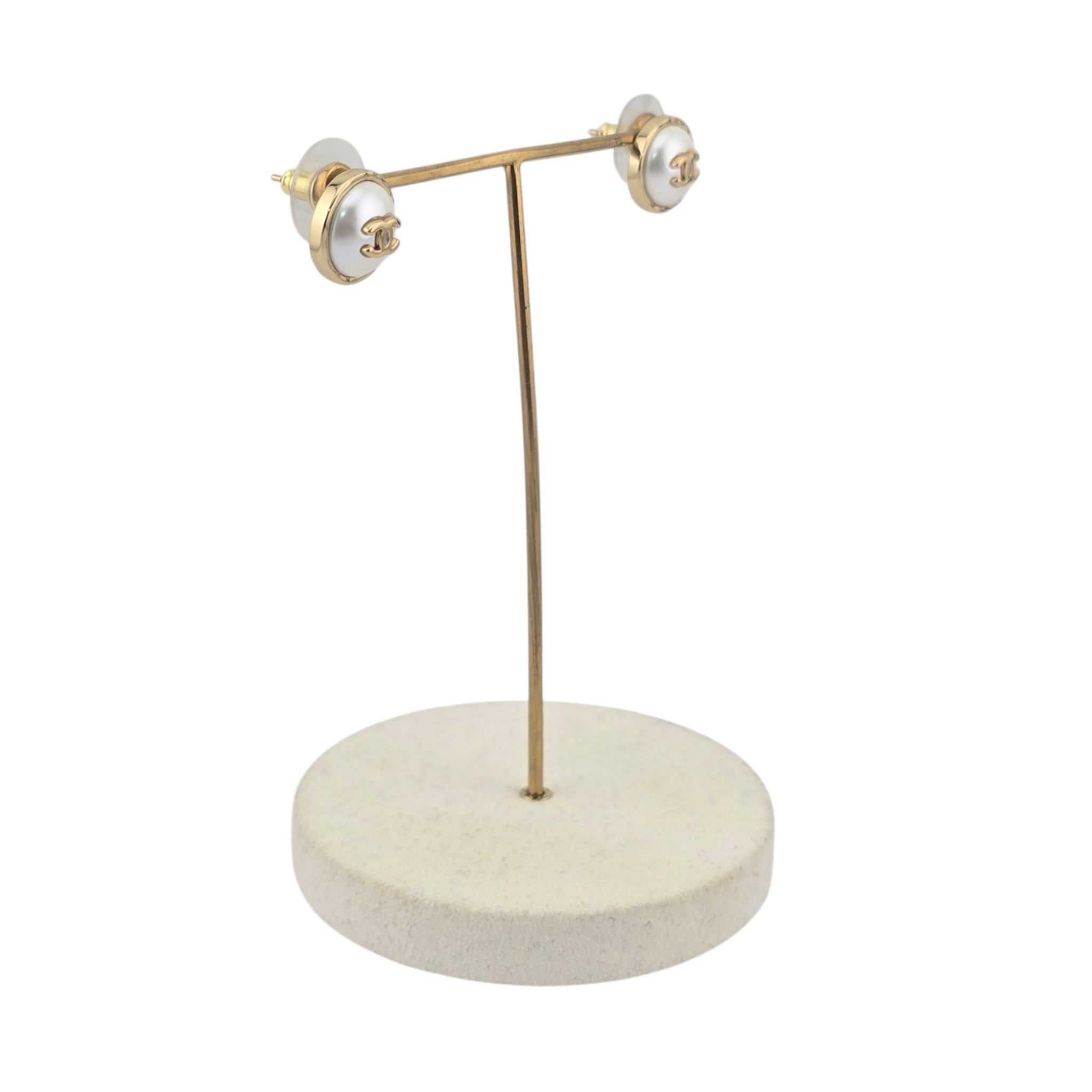 Chanel CC White Gold Round Stud Earrings 2026 CHANEL