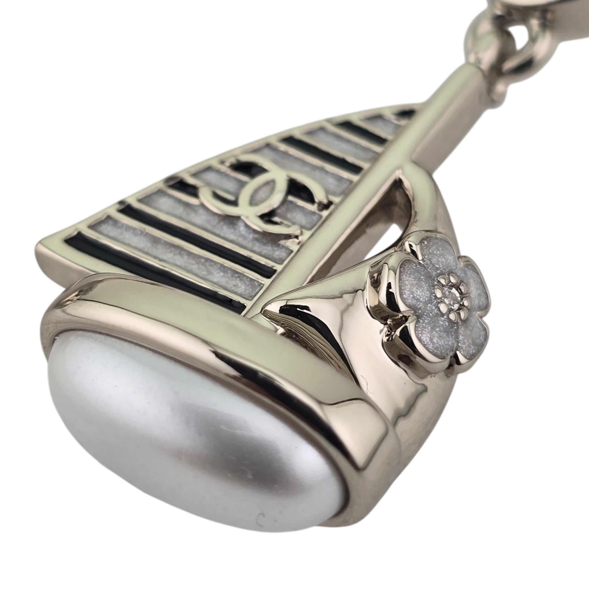 Chanel CC Sail Pendant Earrings 2026 CHANEL