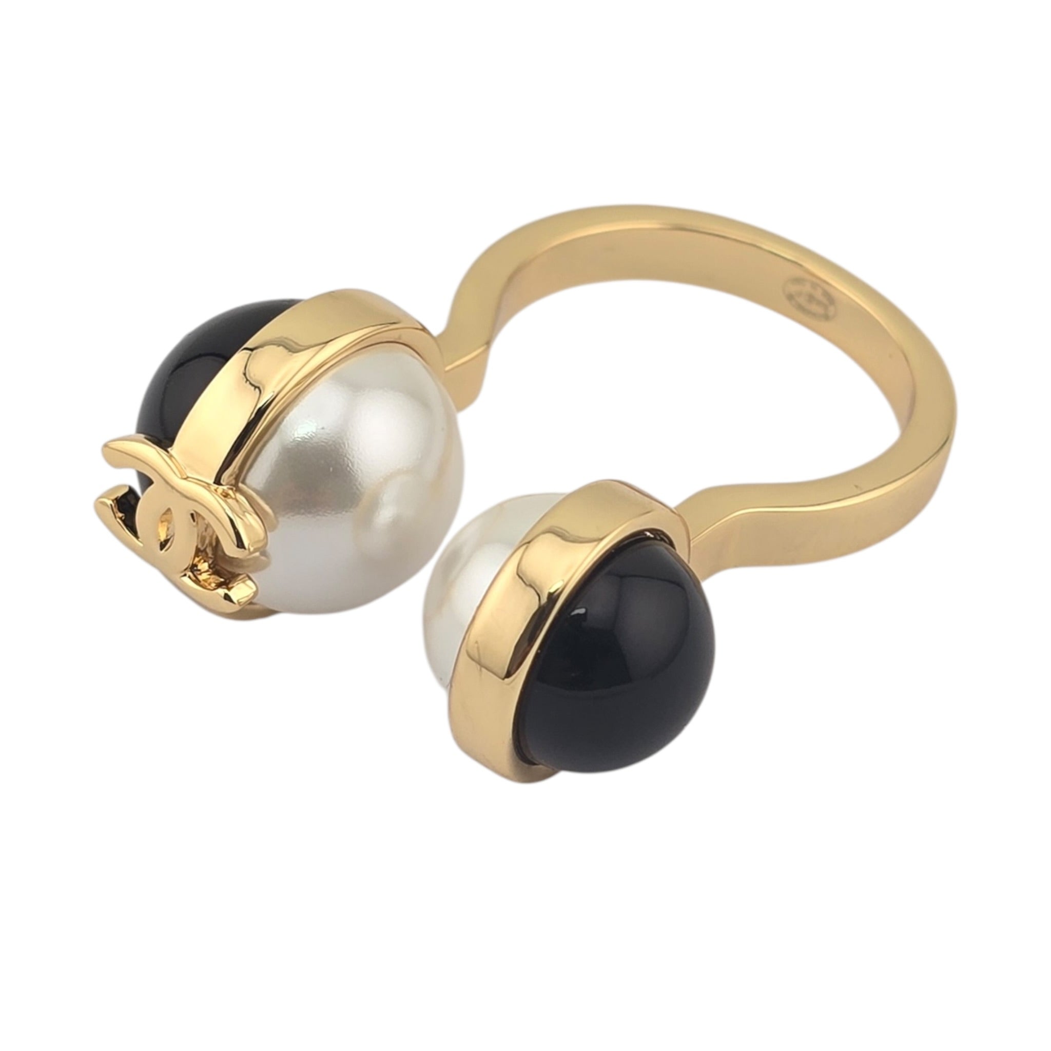 Chanel CC Black White Gold Ring 2026 CHANEL
