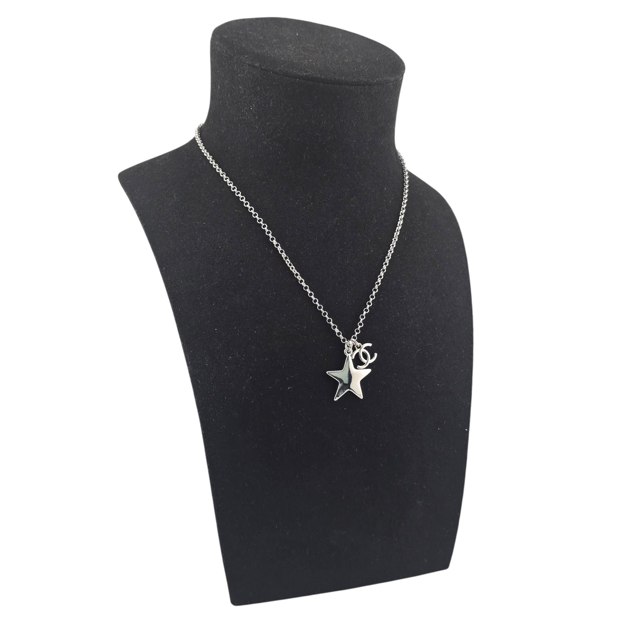 Chanel CC Silver Star Necklace 2026 CHANEL