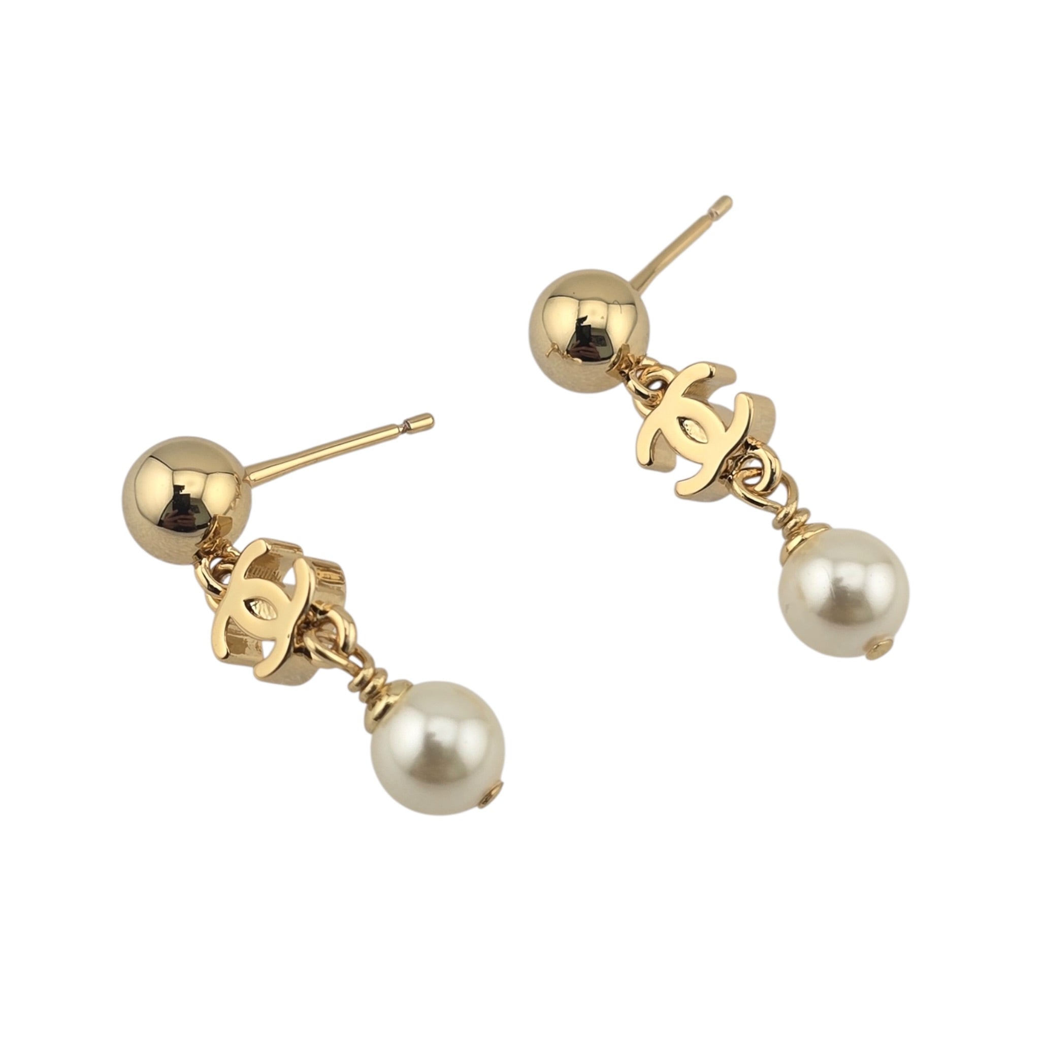 Chanel CC Pendant Faux Pearl Gold Earrings 2026 CHANEL