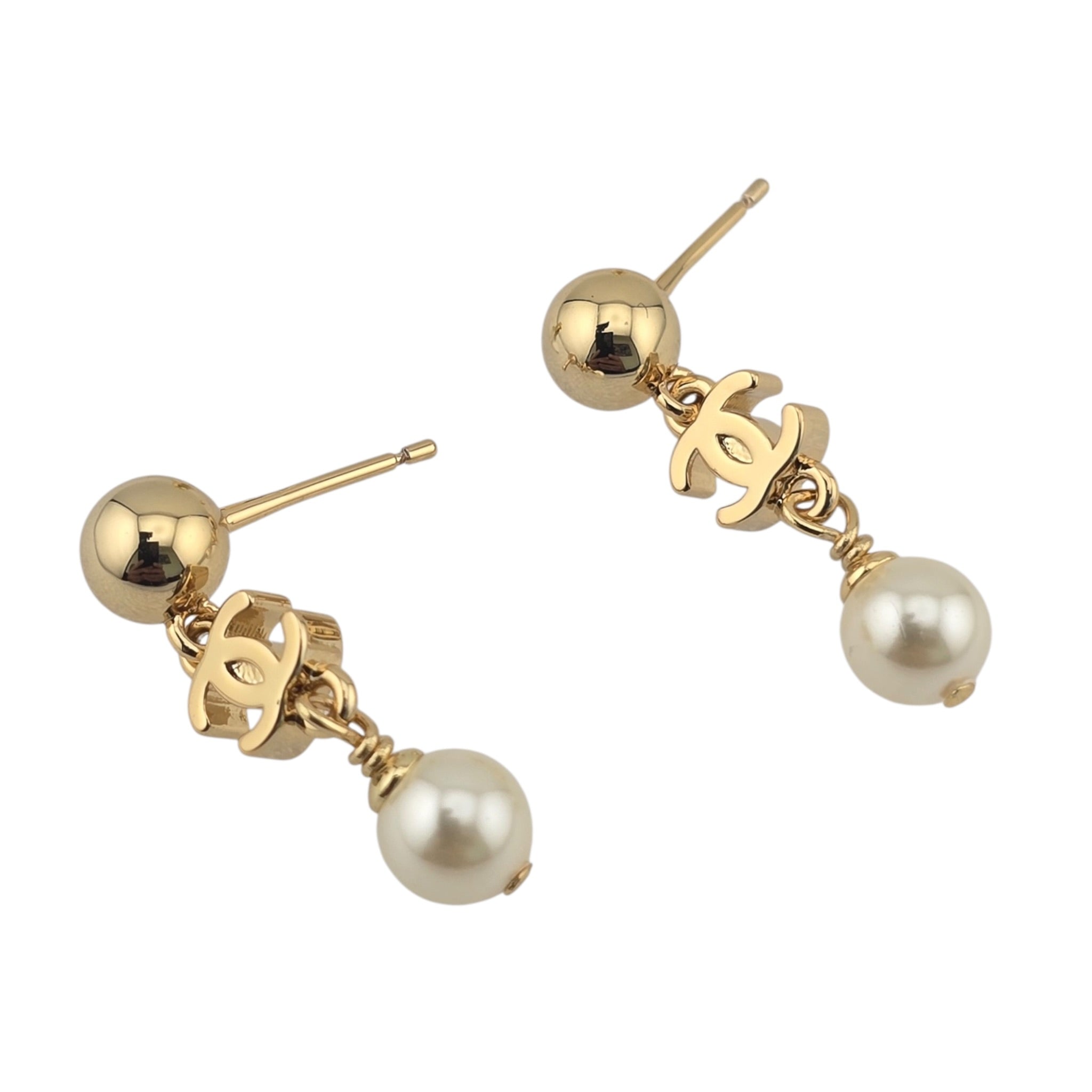 Chanel CC Pendant Faux Pearl Gold Earrings 2026 CHANEL