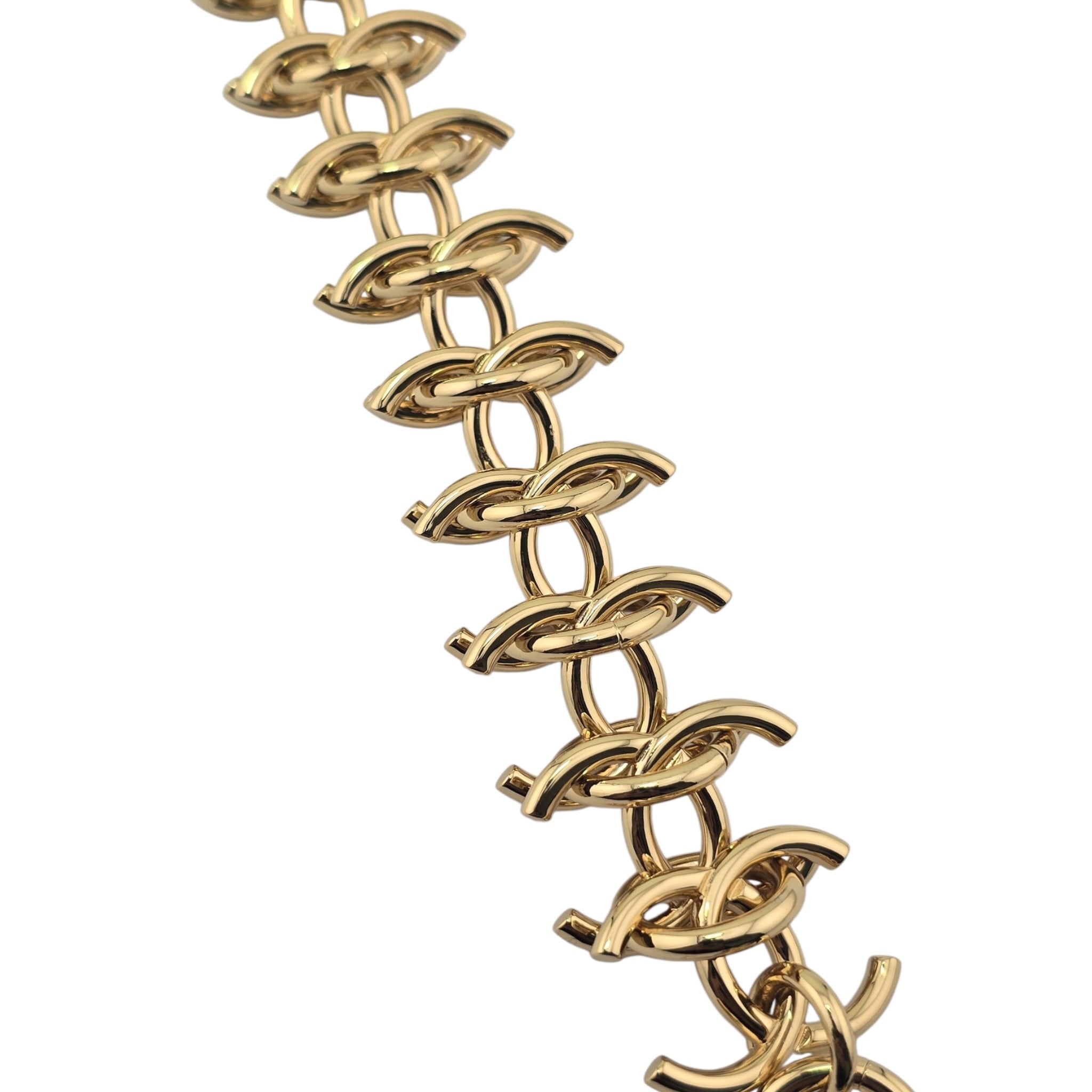 Chanel CC Gold Chunky Bracelet 2026 CHANEL
