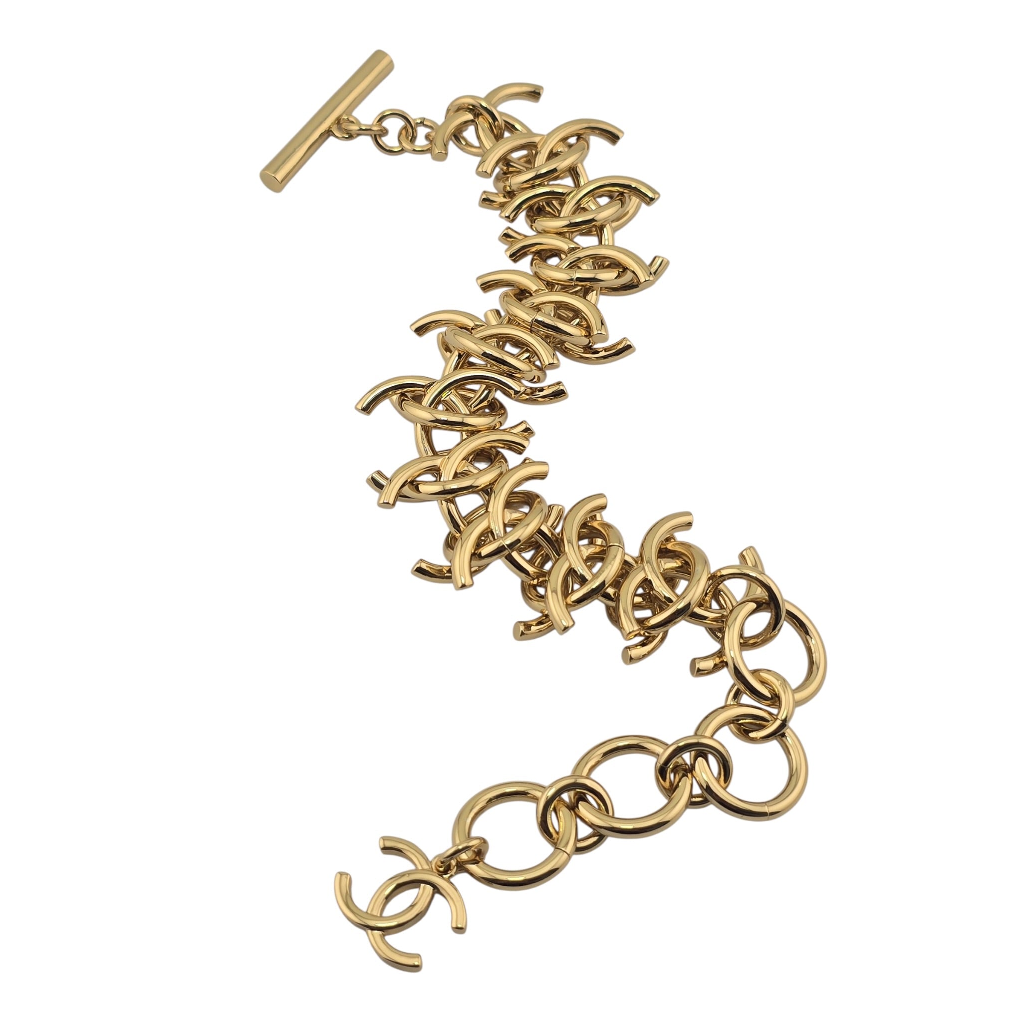 Chanel CC Gold Chunky Bracelet 2026 CHANEL