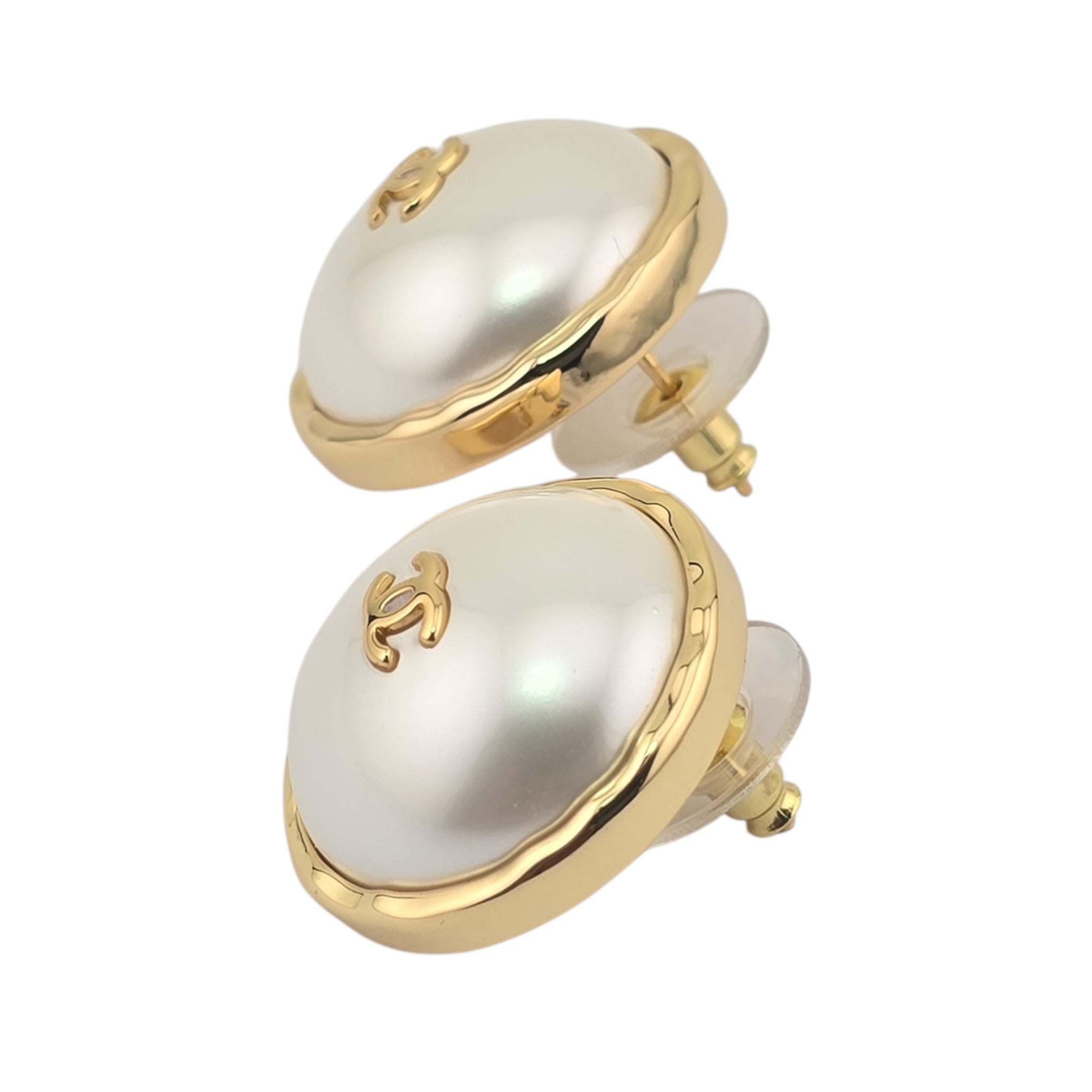 Chanel CC Gold Pearly White Round Stud Earrings 2026 CHANEL
