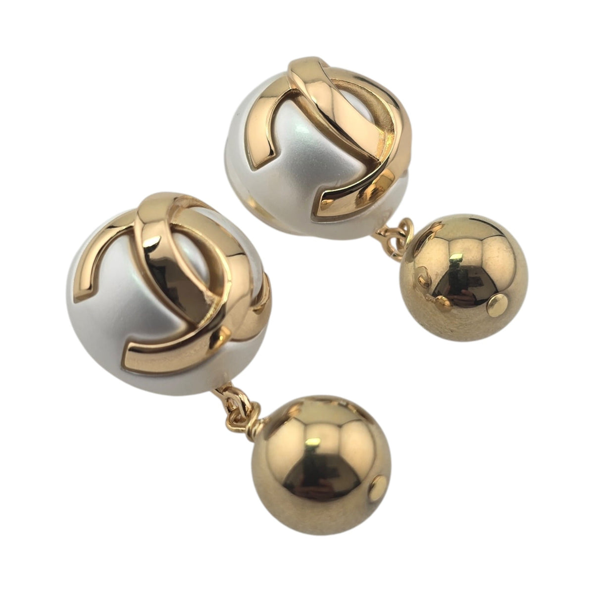 Chanel CC White Gold Pendant Earrings 2026 CHANEL