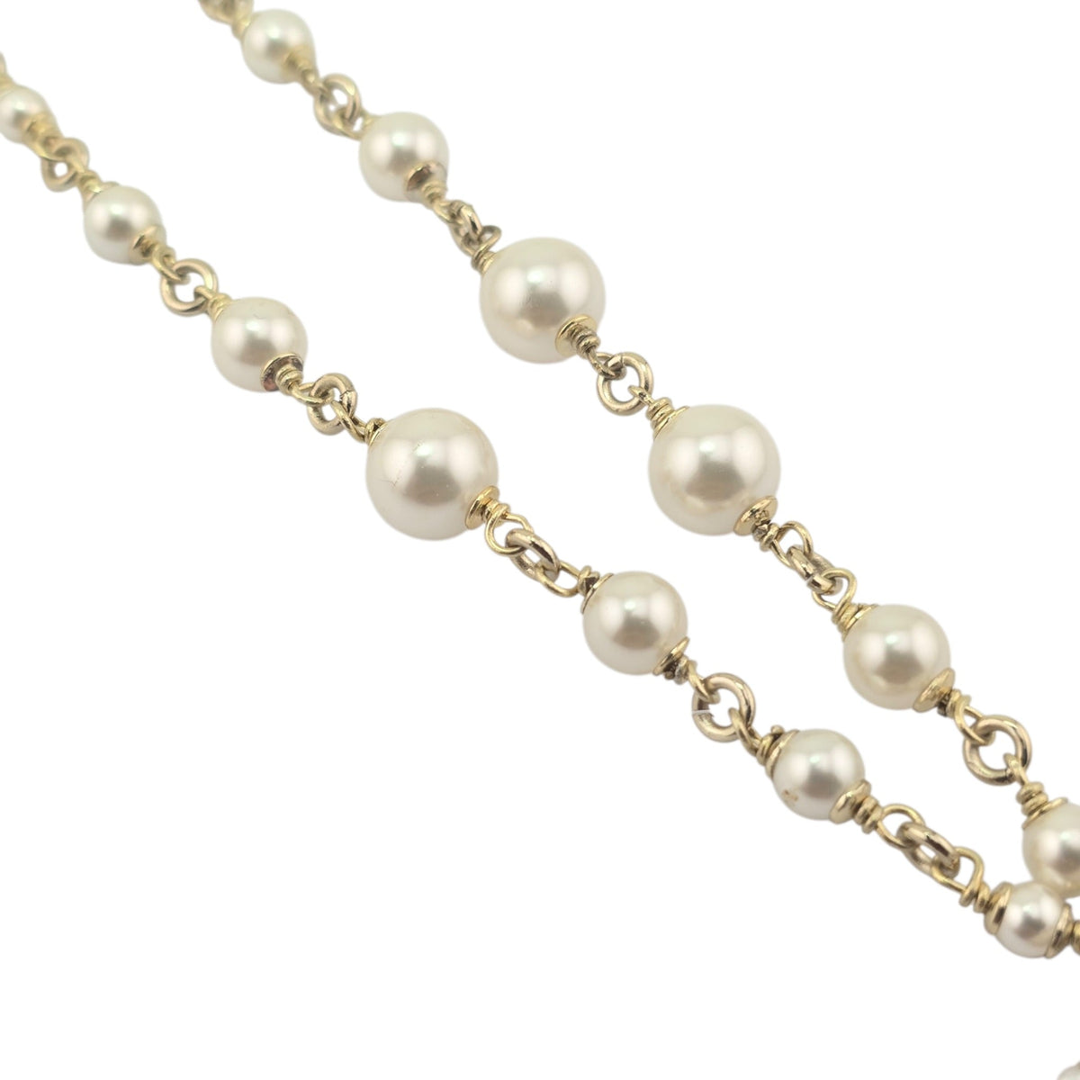 Chanel CC White Heart Faux Pearl Strass Resin Necklace CHANEL