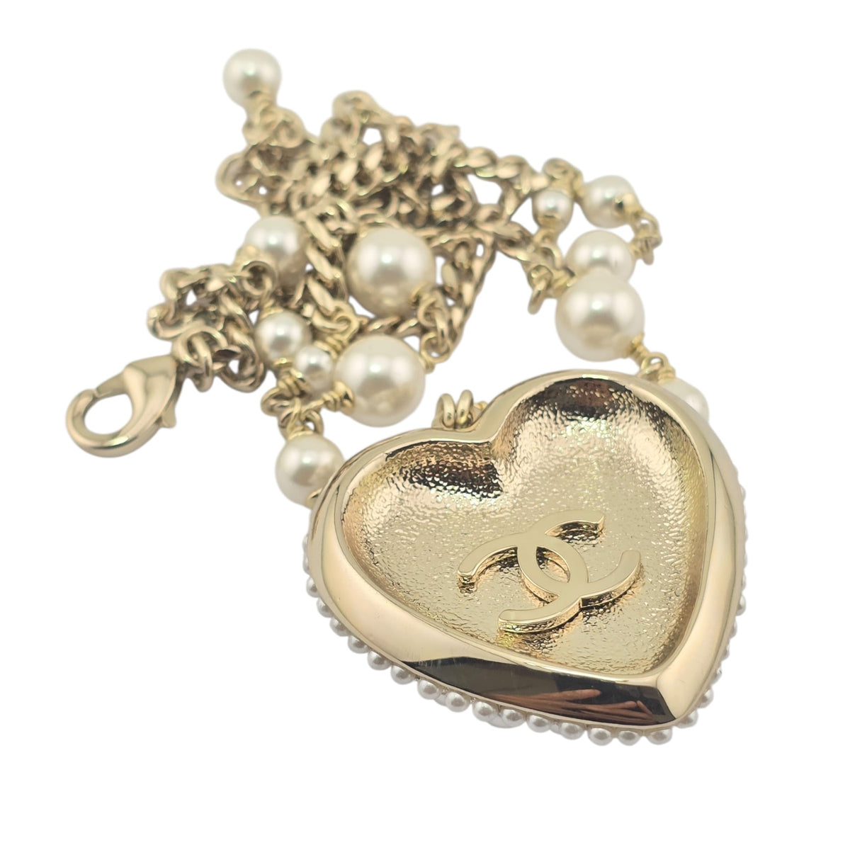 Chanel CC White Heart Faux Pearl Strass Resin Necklace CHANEL