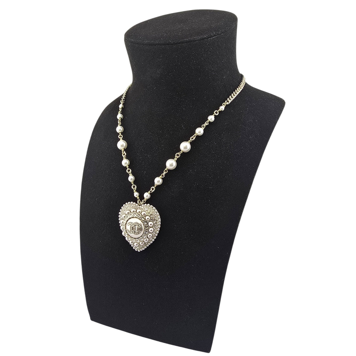 Chanel CC White Heart Faux Pearl Strass Resin Necklace CHANEL