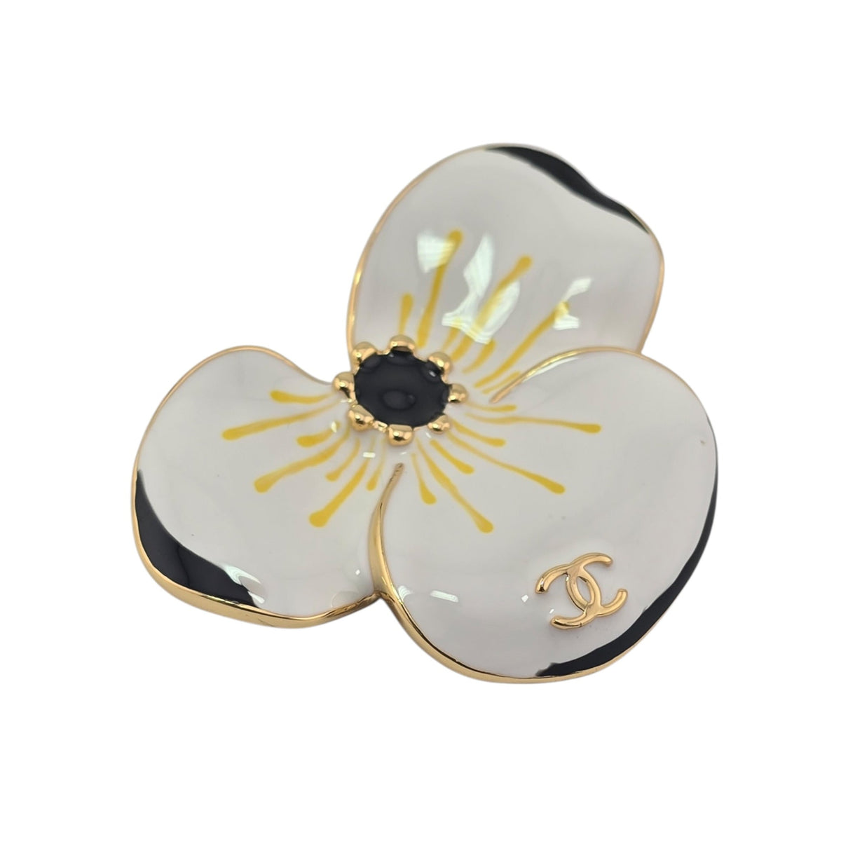Chanel CC White Flower Brooch FW 2026 CHANEL
