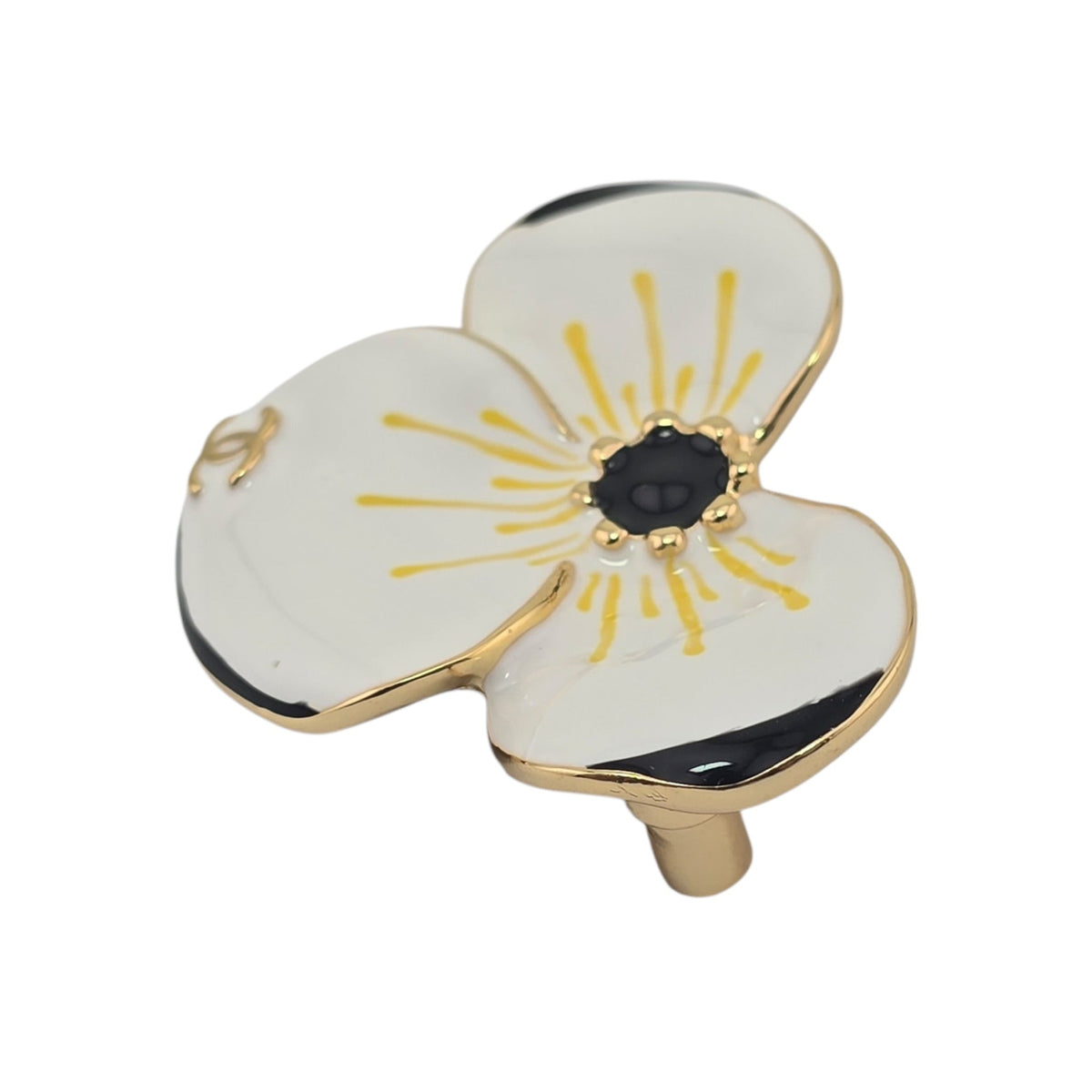 Chanel CC White Flower Brooch FW 2026 CHANEL