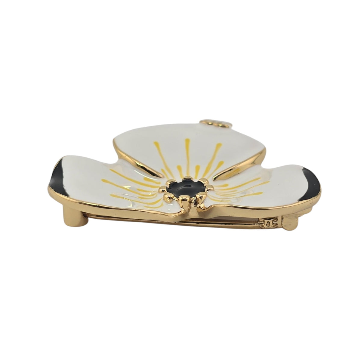 Chanel CC White Flower Brooch FW 2026 CHANEL