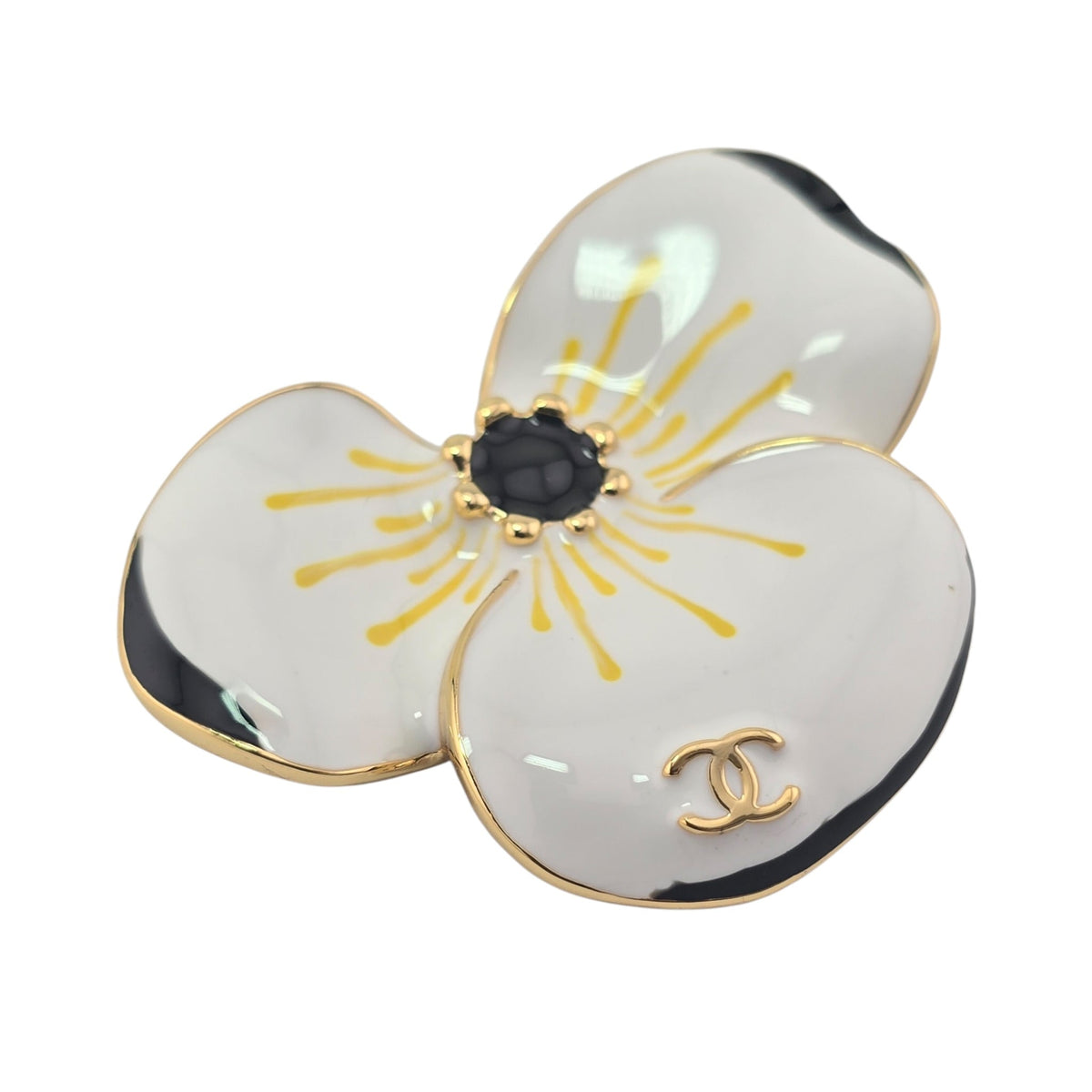 Chanel CC White Flower Brooch FW 2026 CHANEL