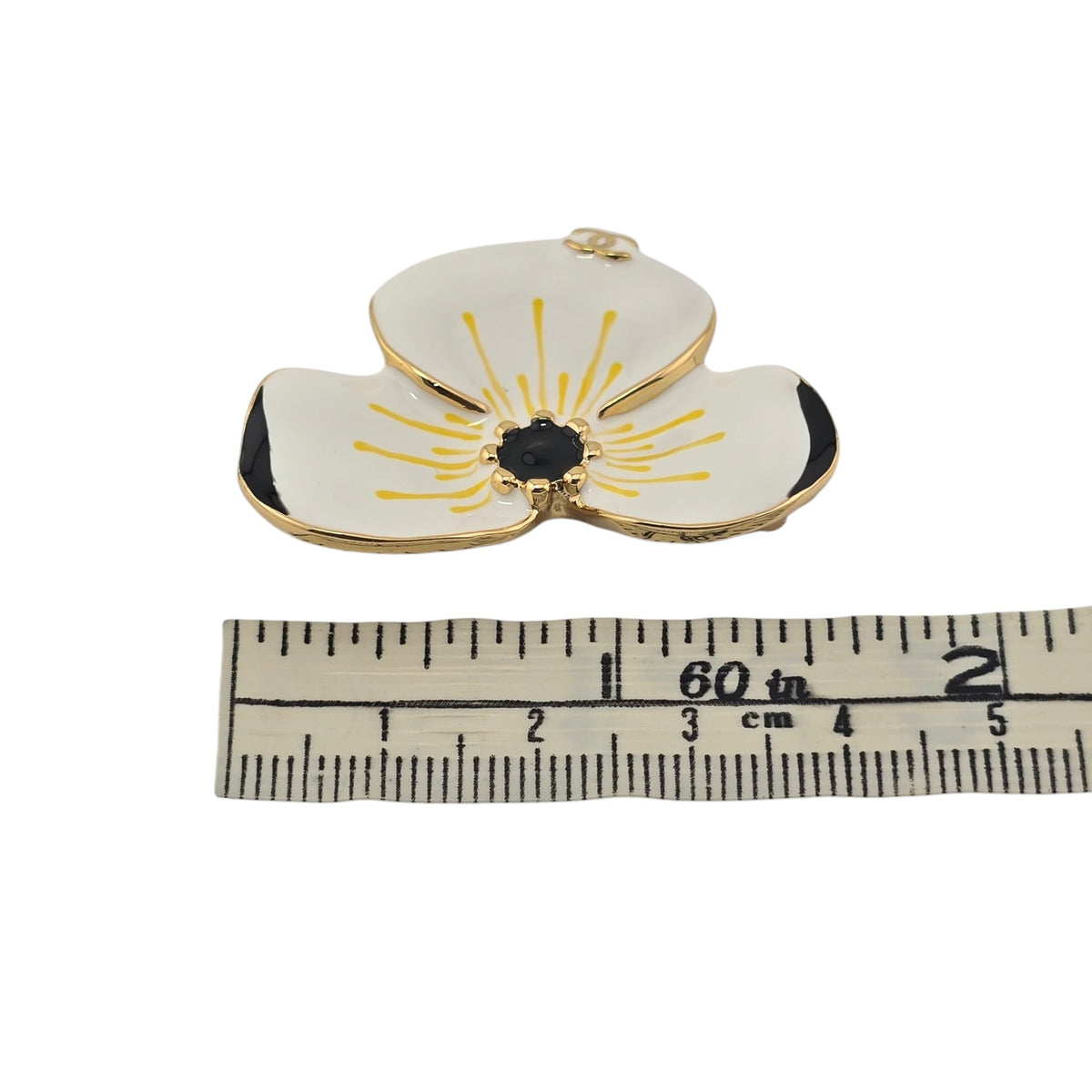 Chanel CC White Flower Brooch FW 2026 CHANEL